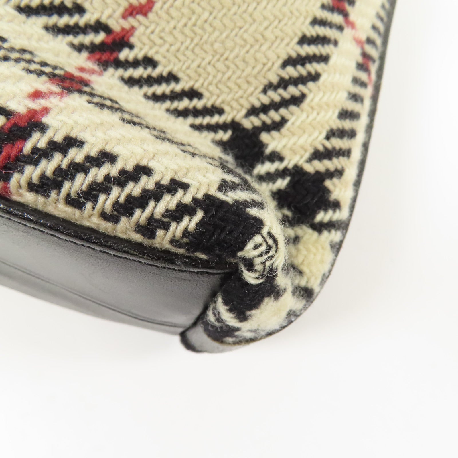 BURBERRY 羊絨Shoulder Bag銀扣肩背袋