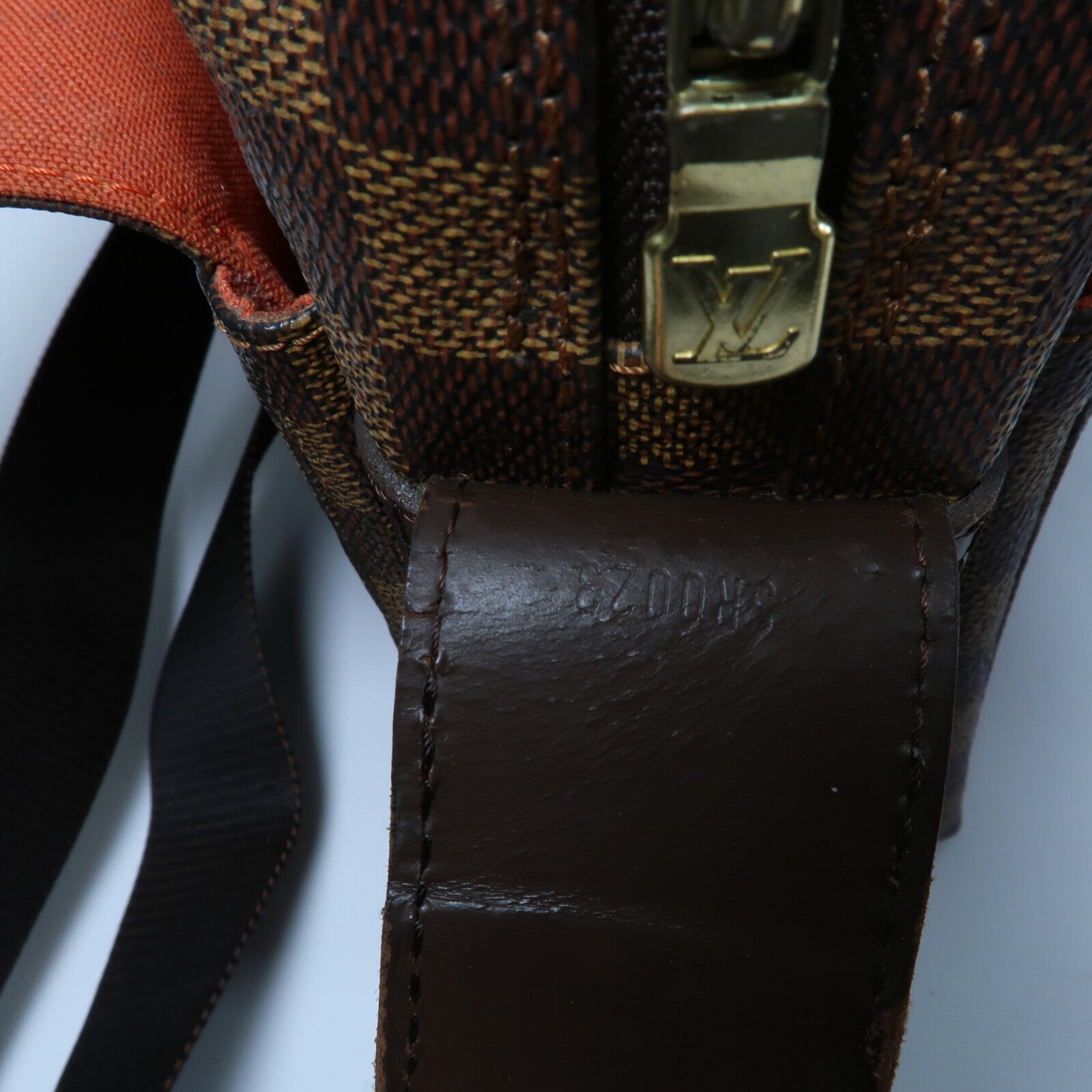 LOUIS VUITTON Damier Naviglio肩背袋