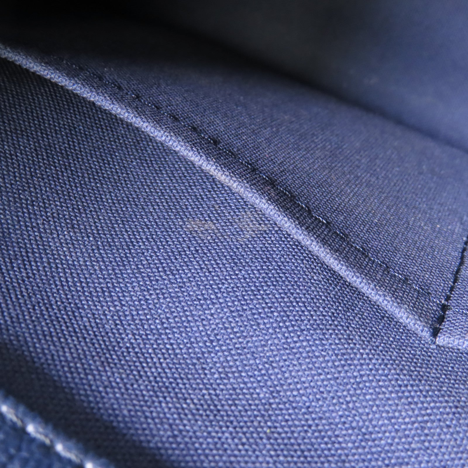 LOUIS VUITTON Epi Veneau MM金扣手挽袋