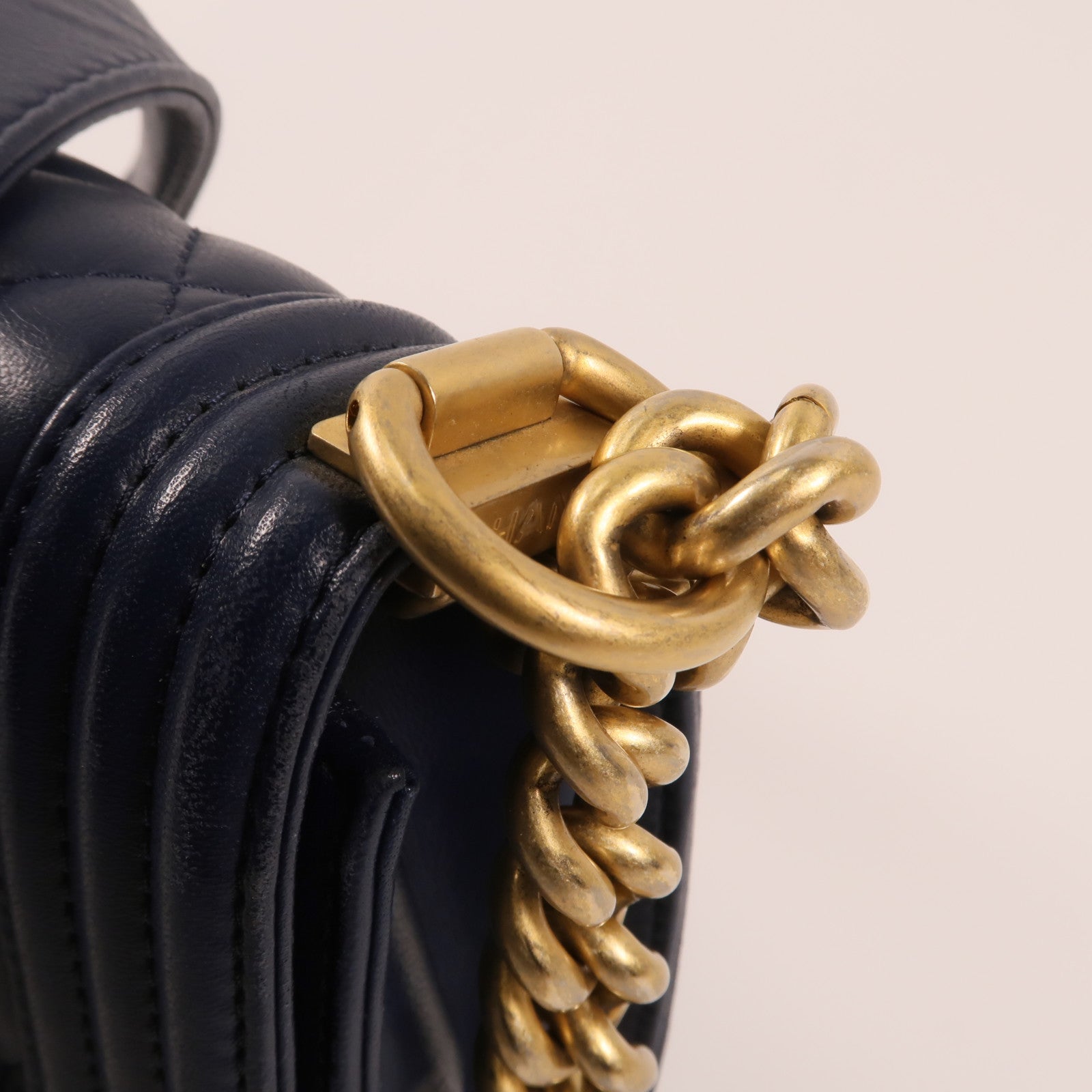 CHANEL 羊皮皮革Boy 20金扣鏈帶肩背袋