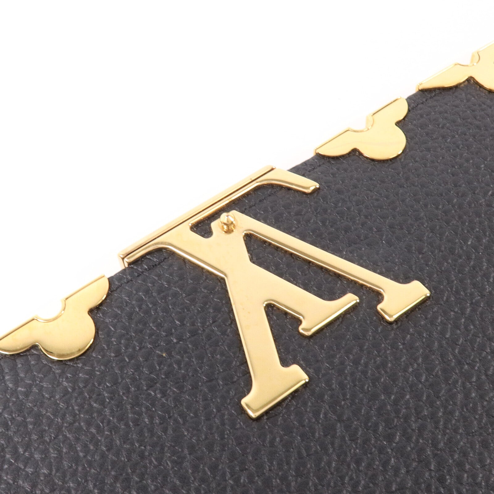 LOUIS VUITTON Taurillon皮革Capucines Wallet金扣長錢包