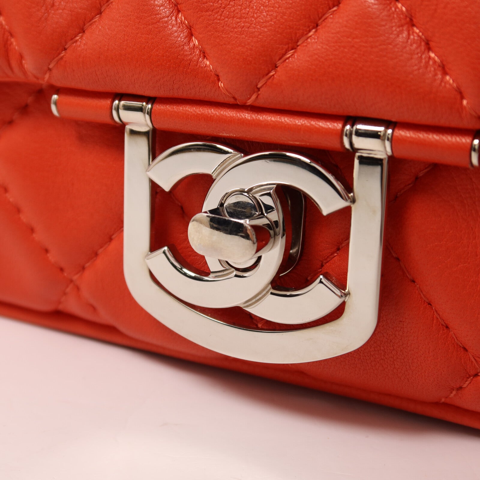 CHANEL 羊皮皮革Shoulder Bag銀扣鏈帶肩背袋