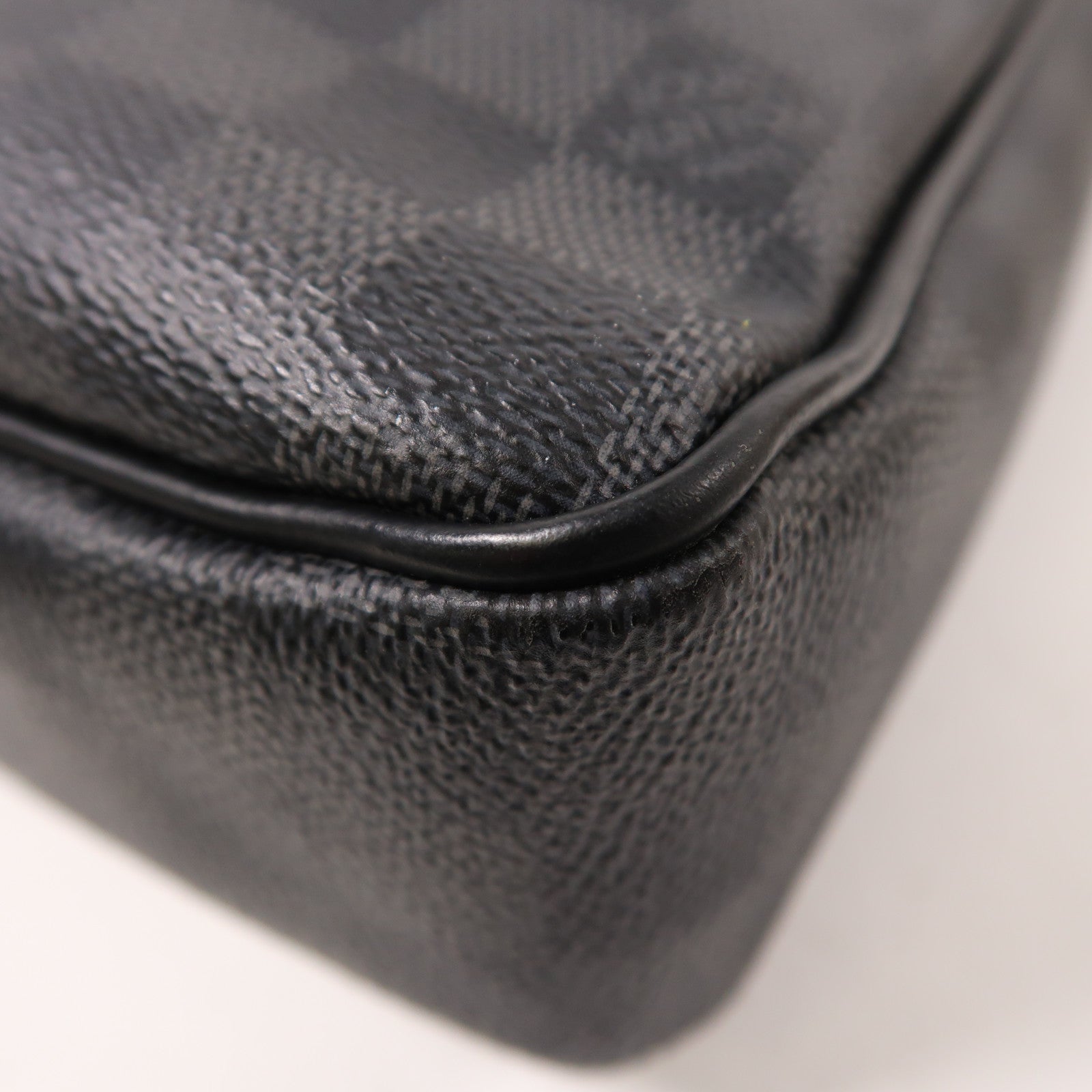 LOUIS VUITTON 【激減優惠】Damier Graphite Porte Documents Voyage銀扣手挽肩背兩用袋