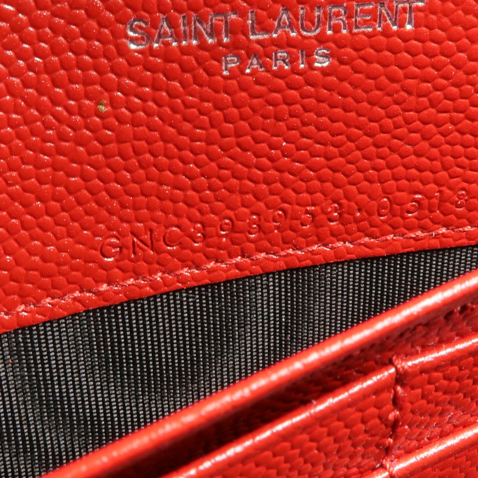 SAINT LAURENT 牛皮皮革Cassandre Envelope Chain Wallet銀扣鏈帶肩背袋