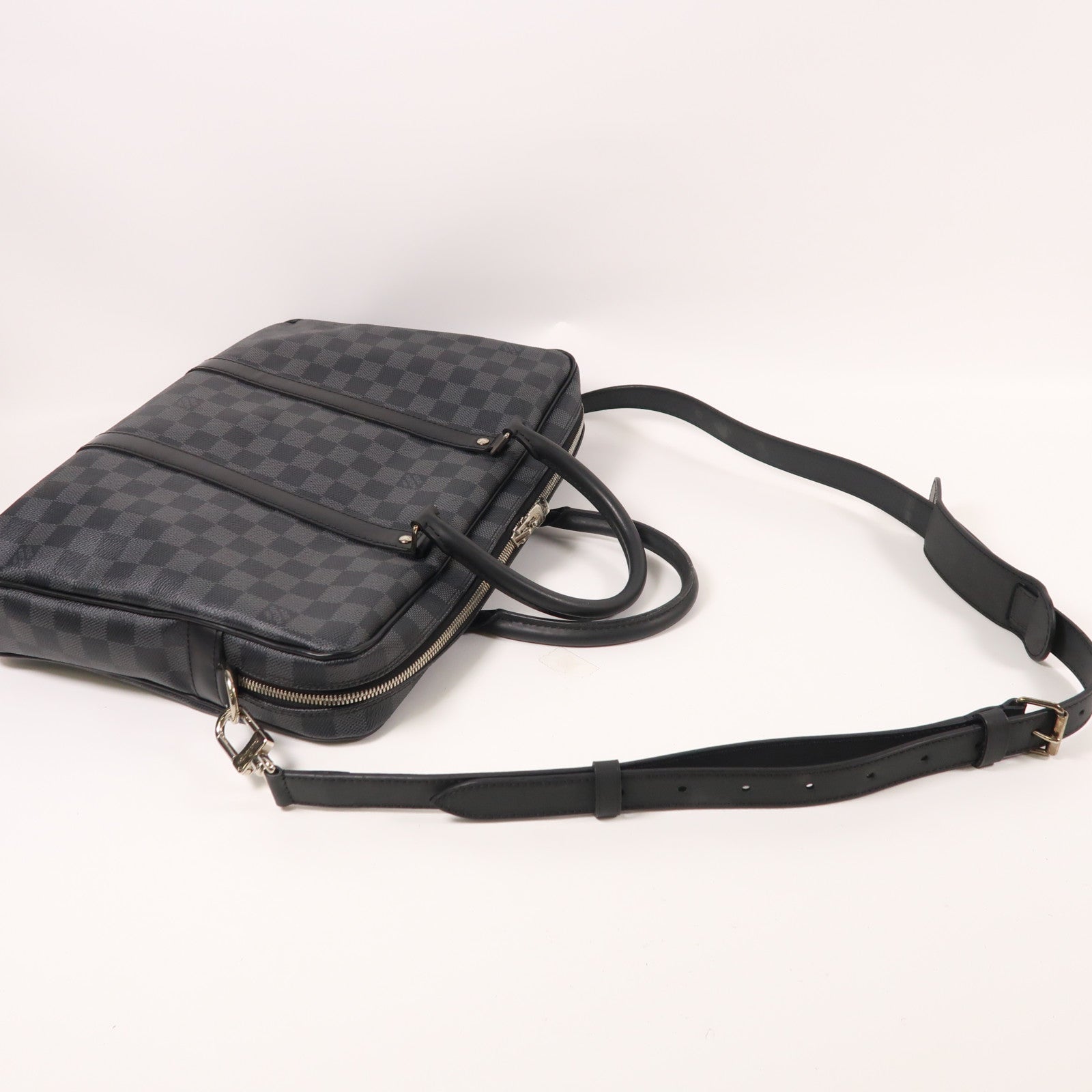 LOUIS VUITTON 【激減優惠】Damier Graphite Porte Documents Voyage銀扣手挽肩背兩用袋