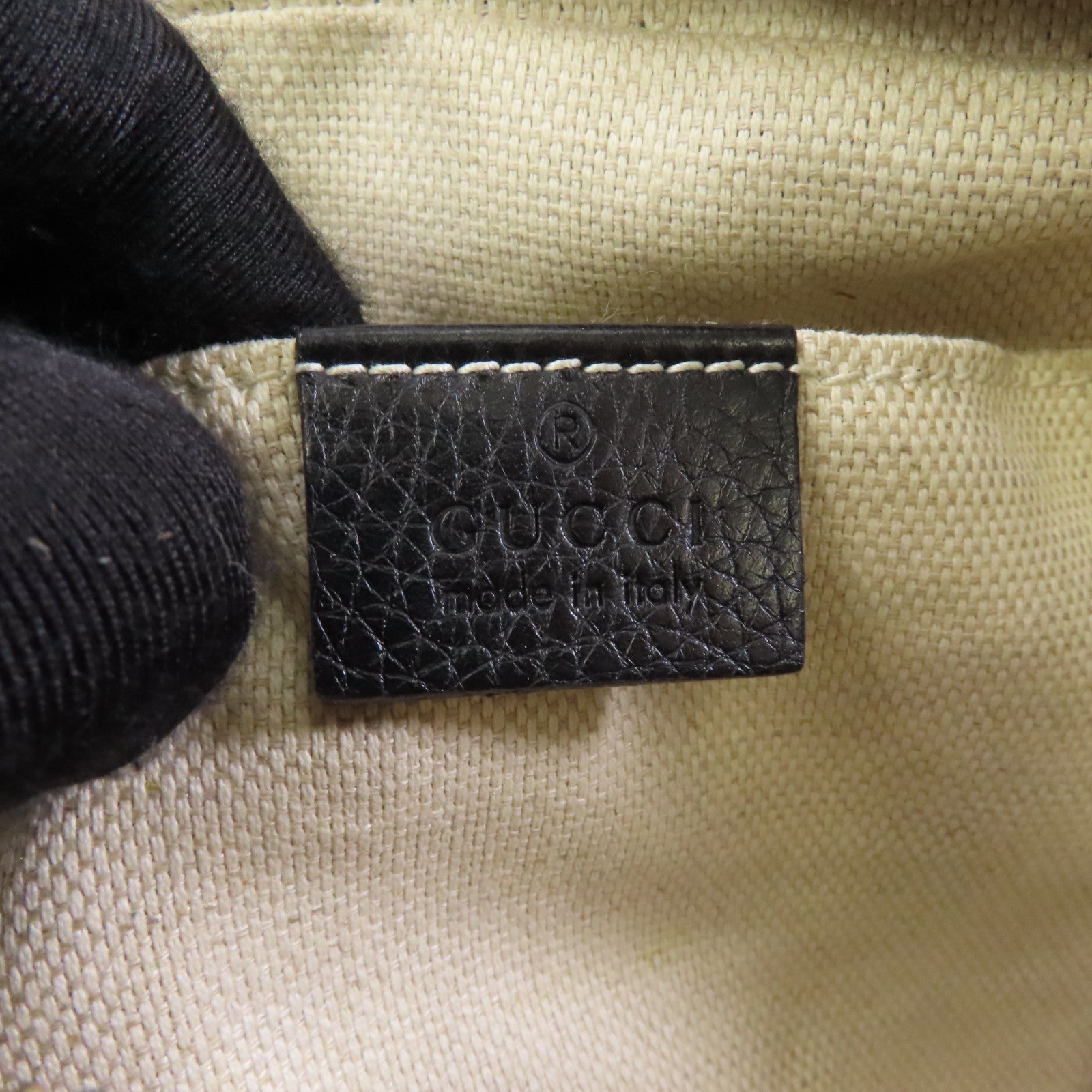 GUCCI 牛皮皮革Soho Disco金扣肩背袋黑色