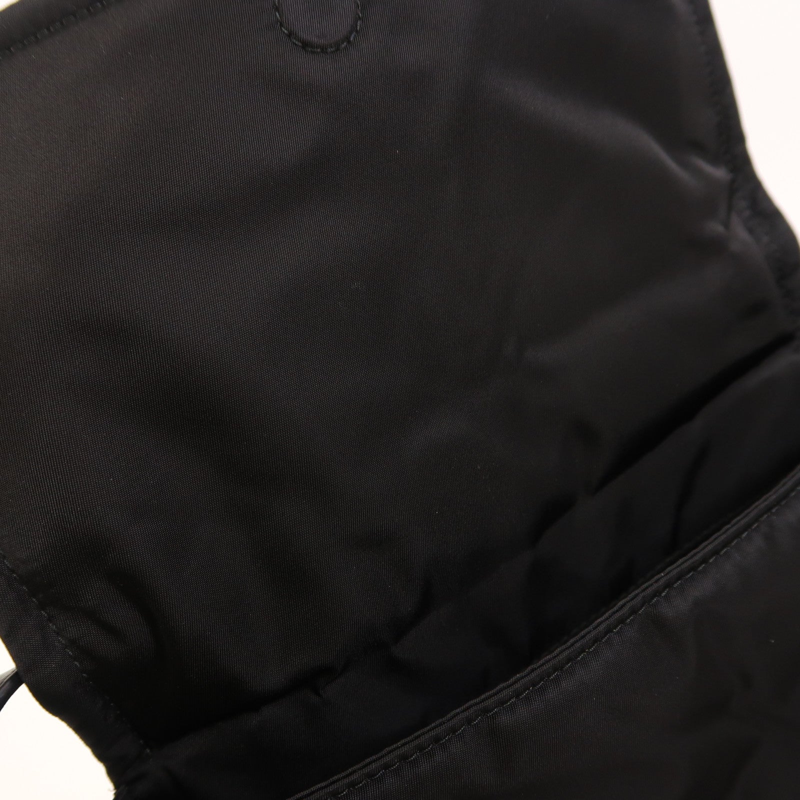 PRADA 尼龍Traveller Re-Nylon肩背袋