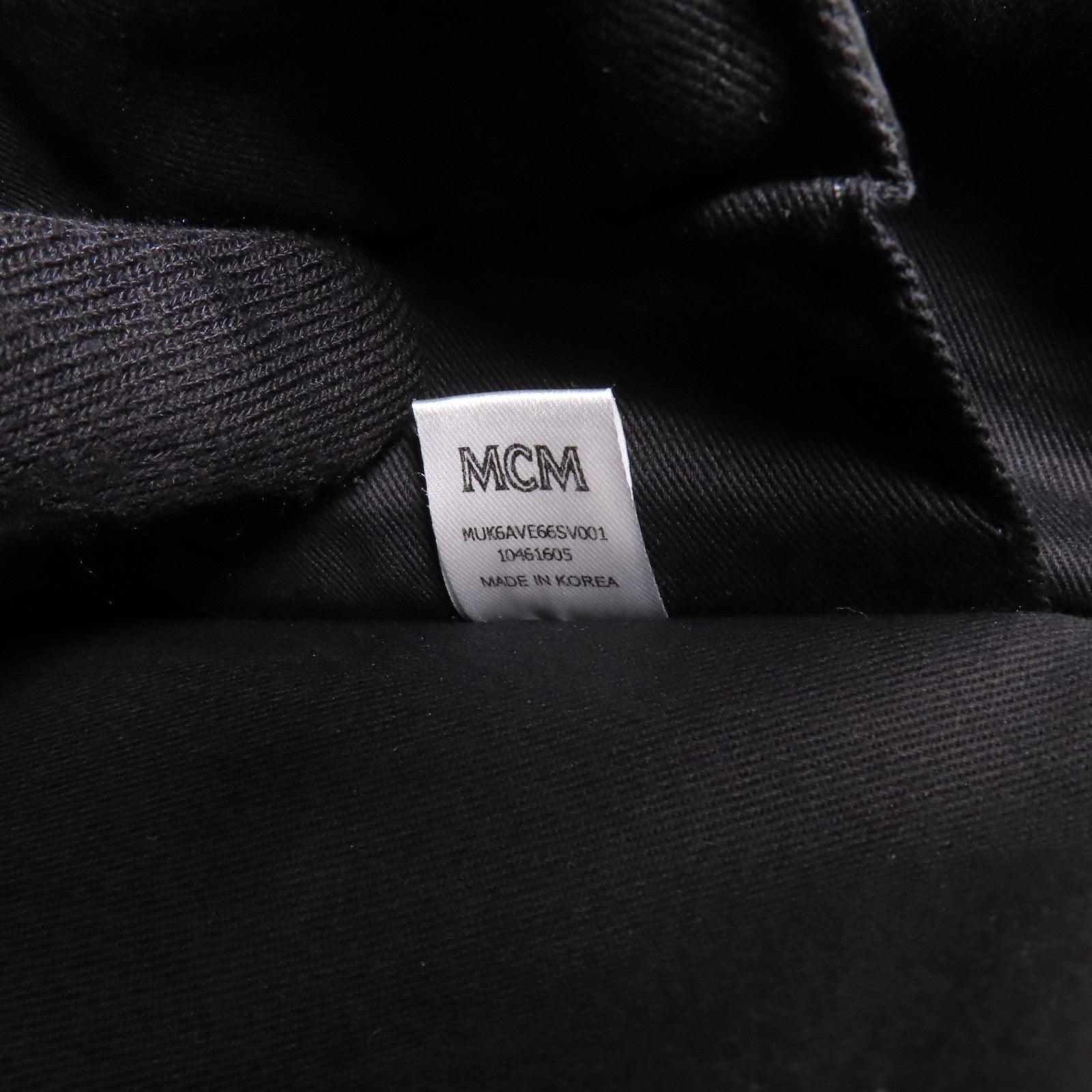 MCM 皮革Stark Insignia Backpack銀扣背包