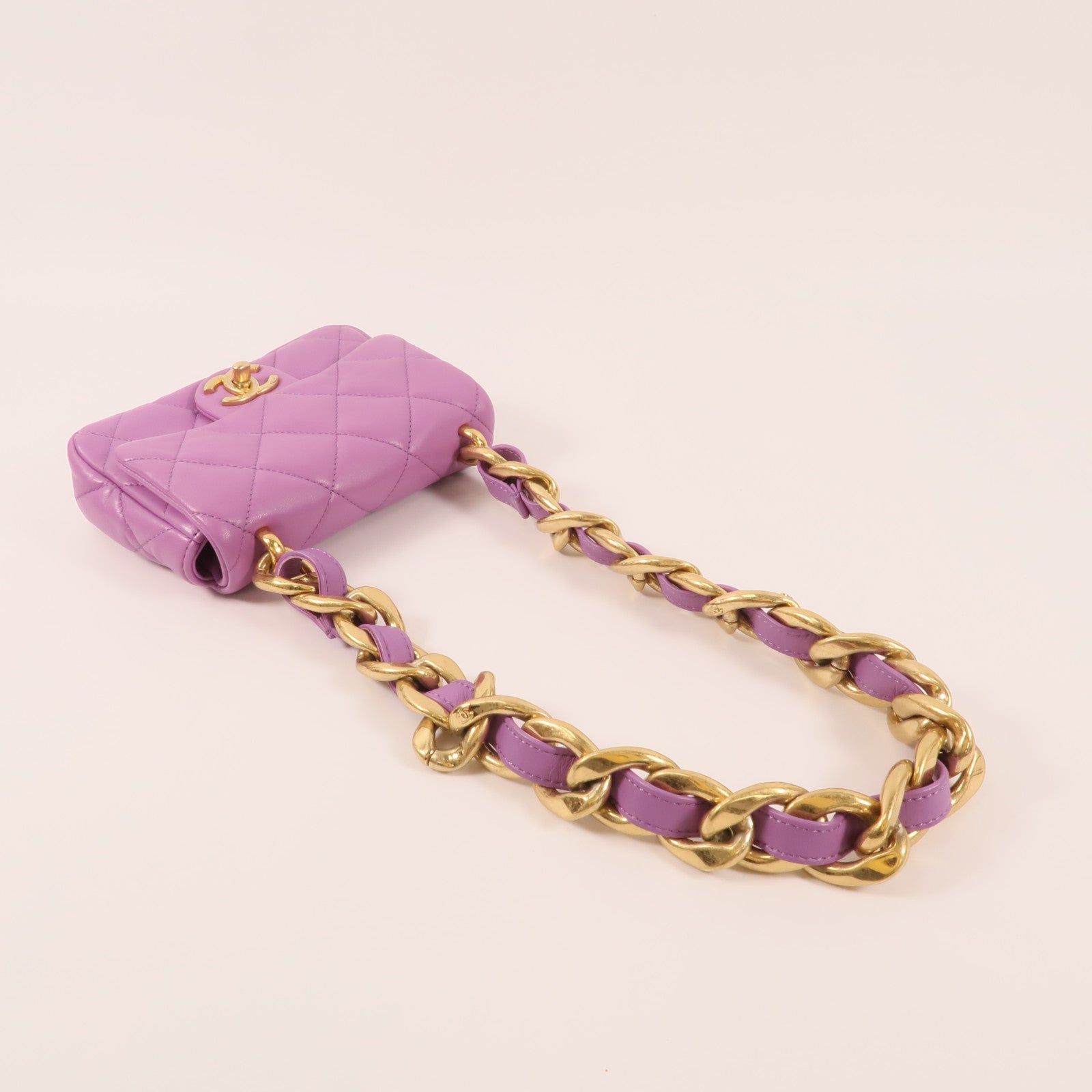 CHANEL 羊皮皮革Mini Flap Bag金扣鏈帶肩背袋
