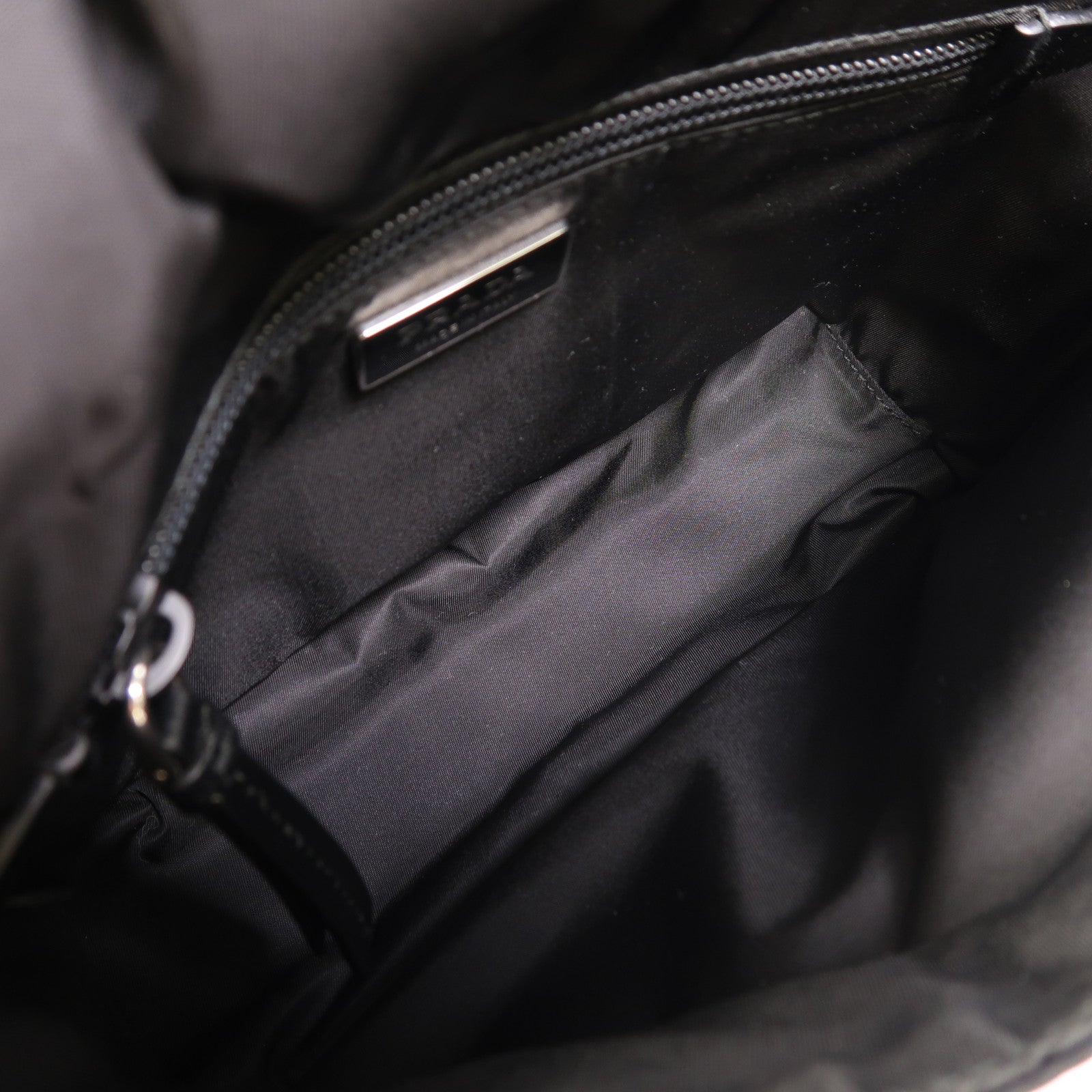 PRADA 尼龍Traveller Re-Nylon肩背袋