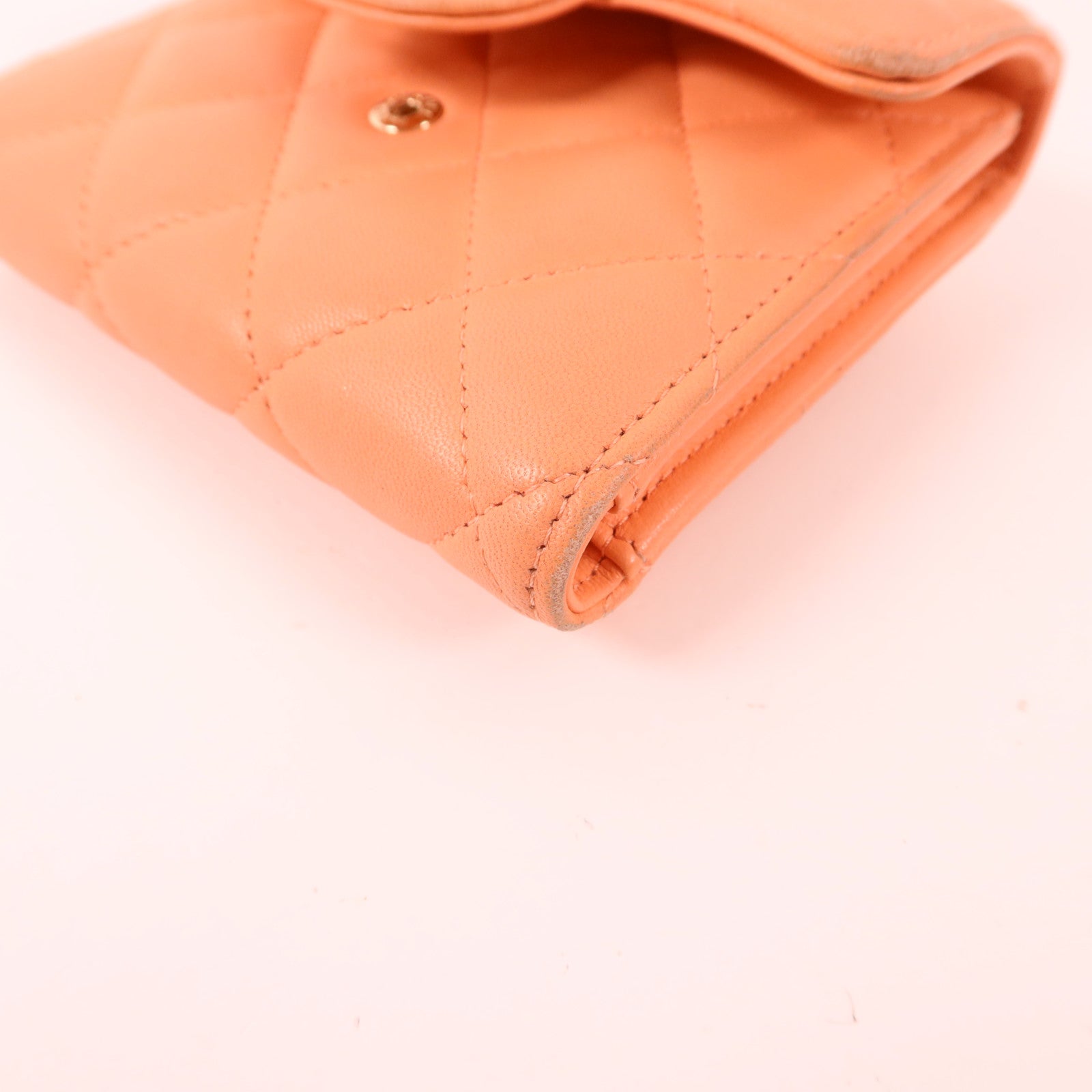 CHANEL 羊皮皮革Trifold Wallet金扣錢包