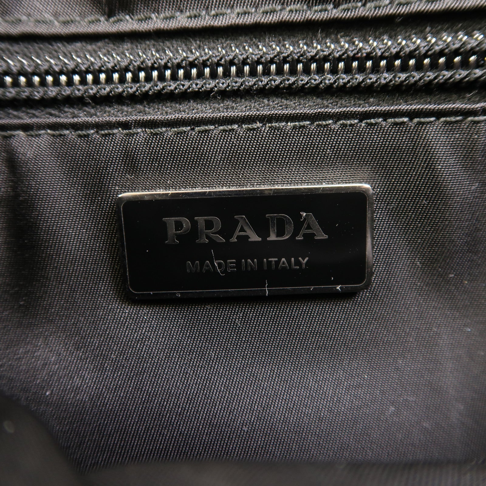 PRADA 尼龍Traveller Re-Nylon肩背袋