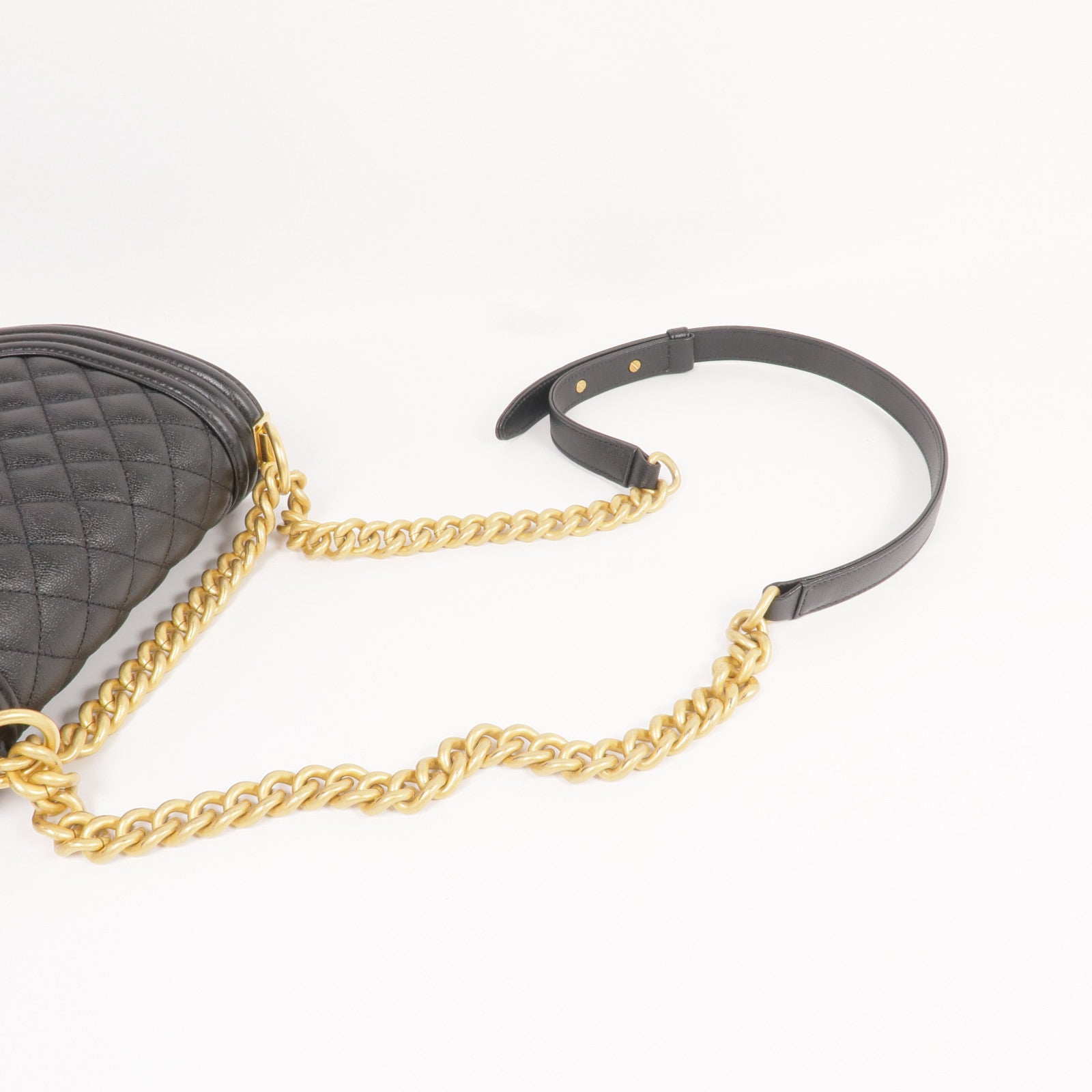CHANEL 牛皮皮革Boy Messenger金扣鏈帶肩背袋
