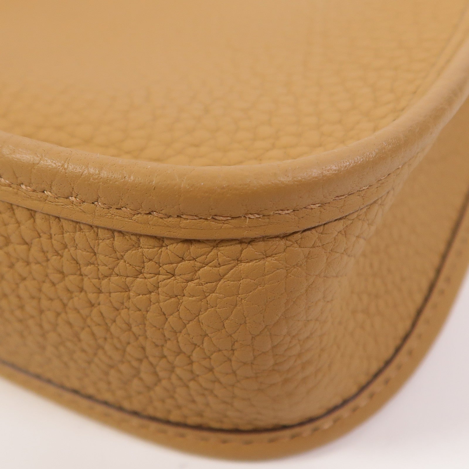 HERMES Clemence皮革Evelyne TPM肩背袋Biscuit