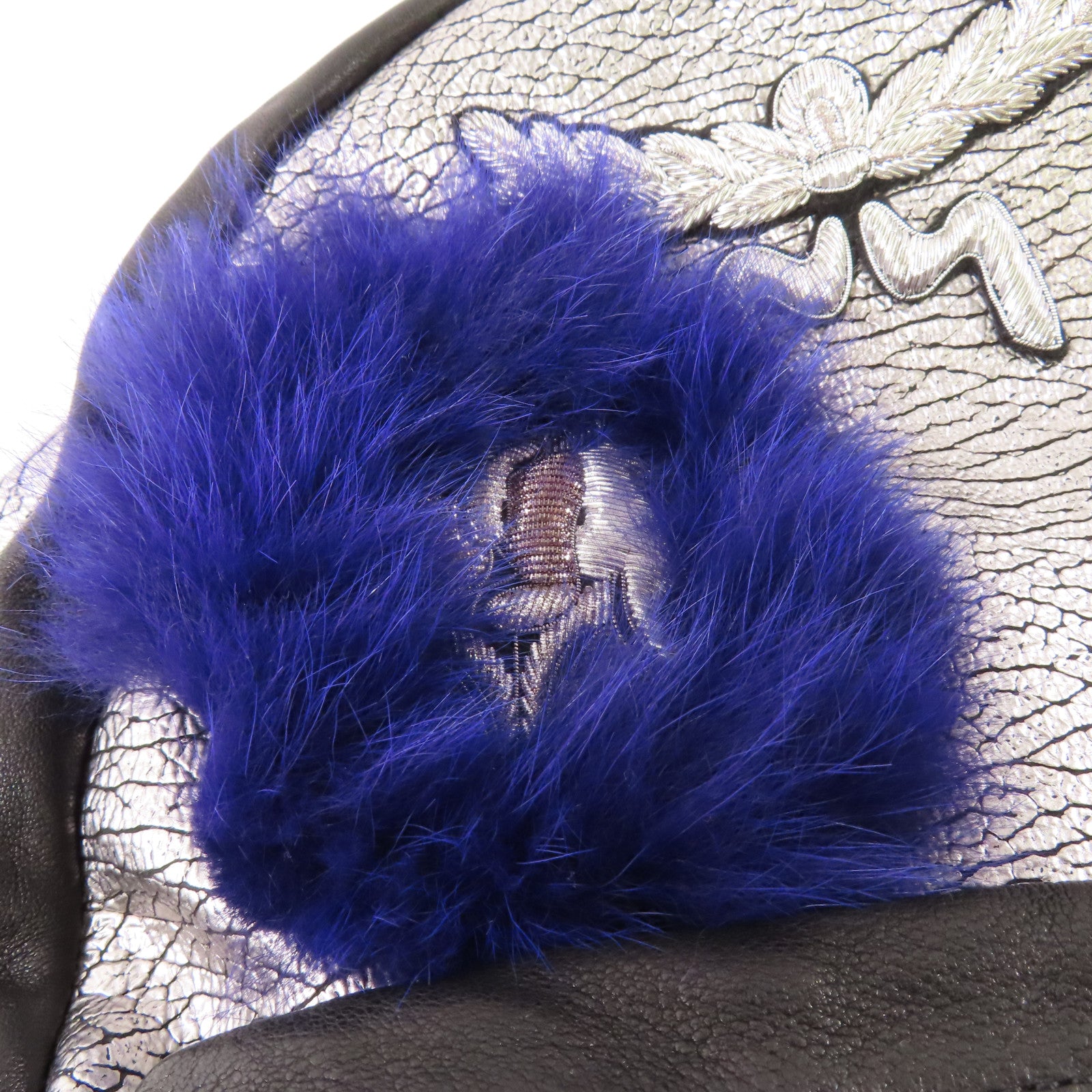 MCM 皮革Stark Insignia Backpack銀扣背包