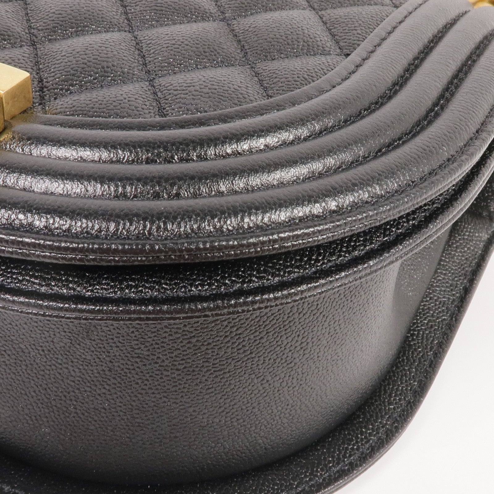CHANEL 牛皮皮革Boy Messenger金扣鏈帶肩背袋