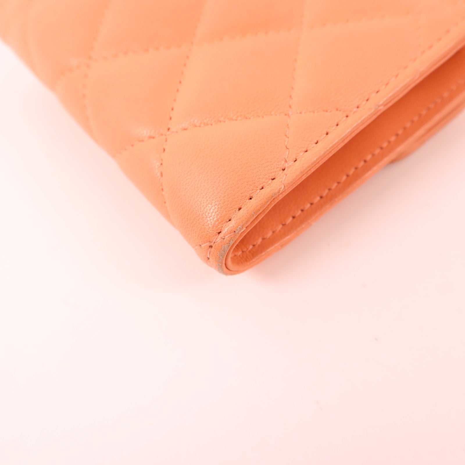 CHANEL 羊皮皮革Trifold Wallet金扣錢包