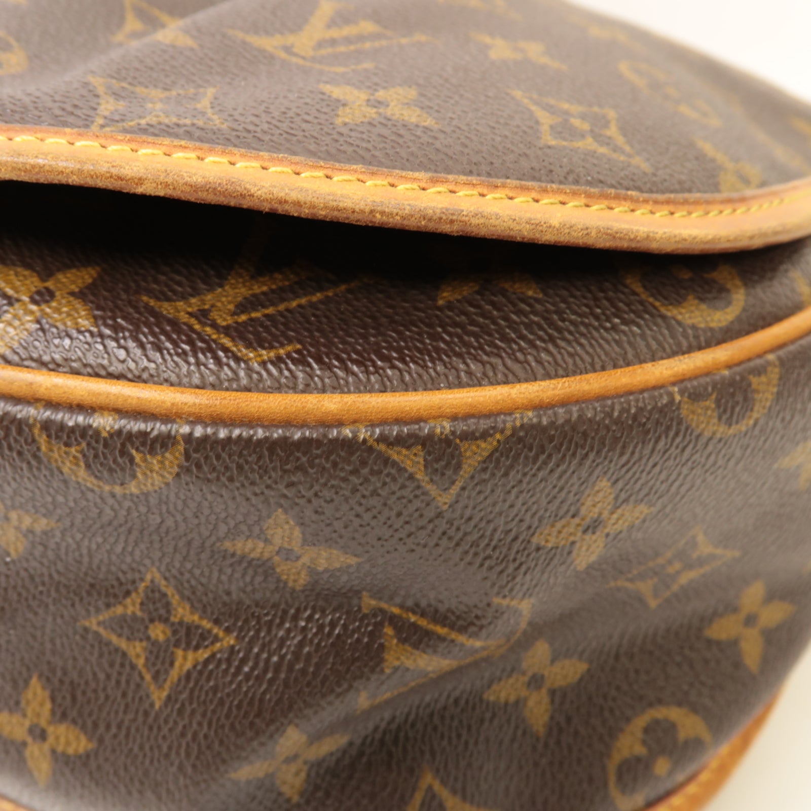 LOUIS VUITTON **【激減優惠】Monogram Menilmontant MM金扣肩背袋啡色