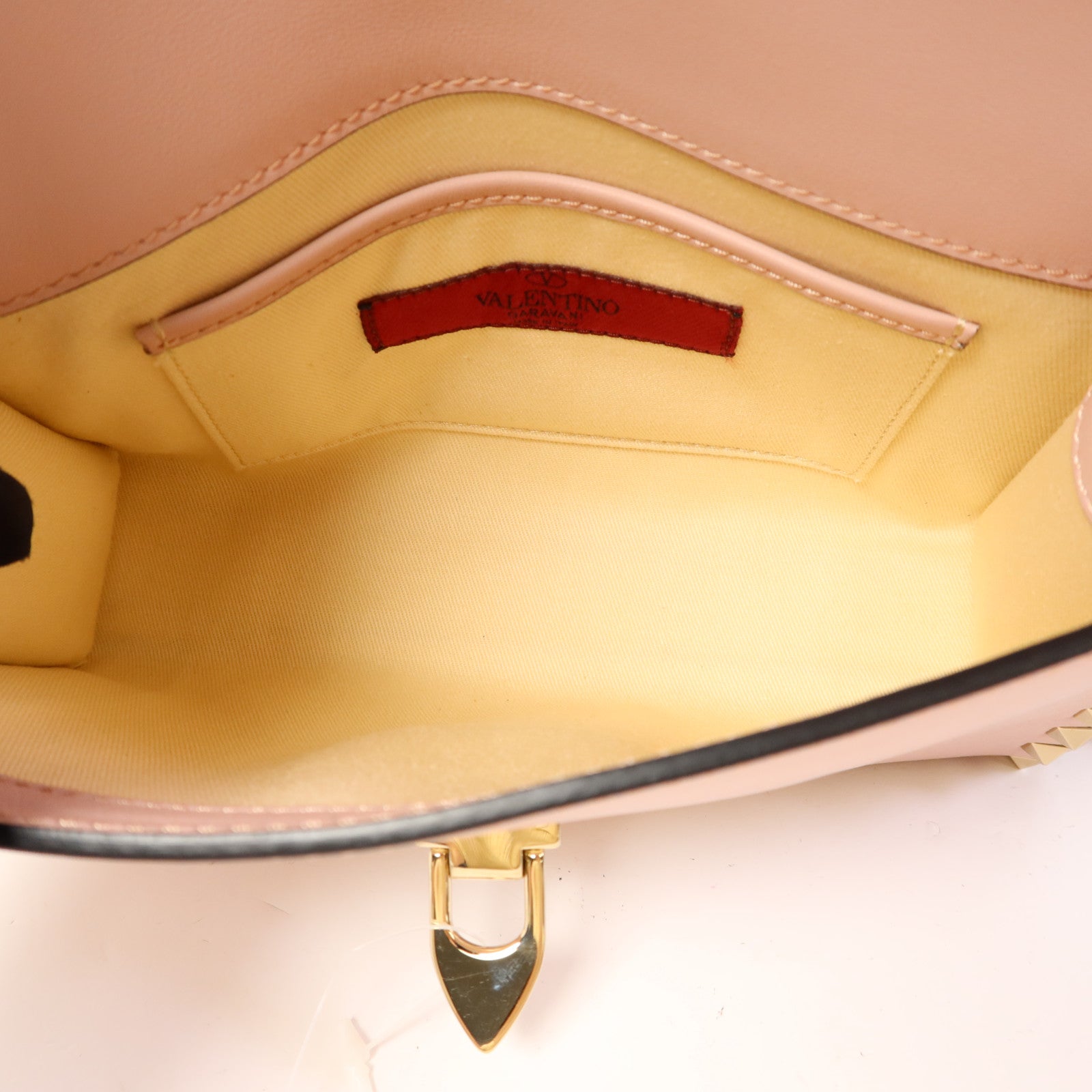 Valentino 牛皮皮革Garavani Rockstud Flap金扣肩背袋