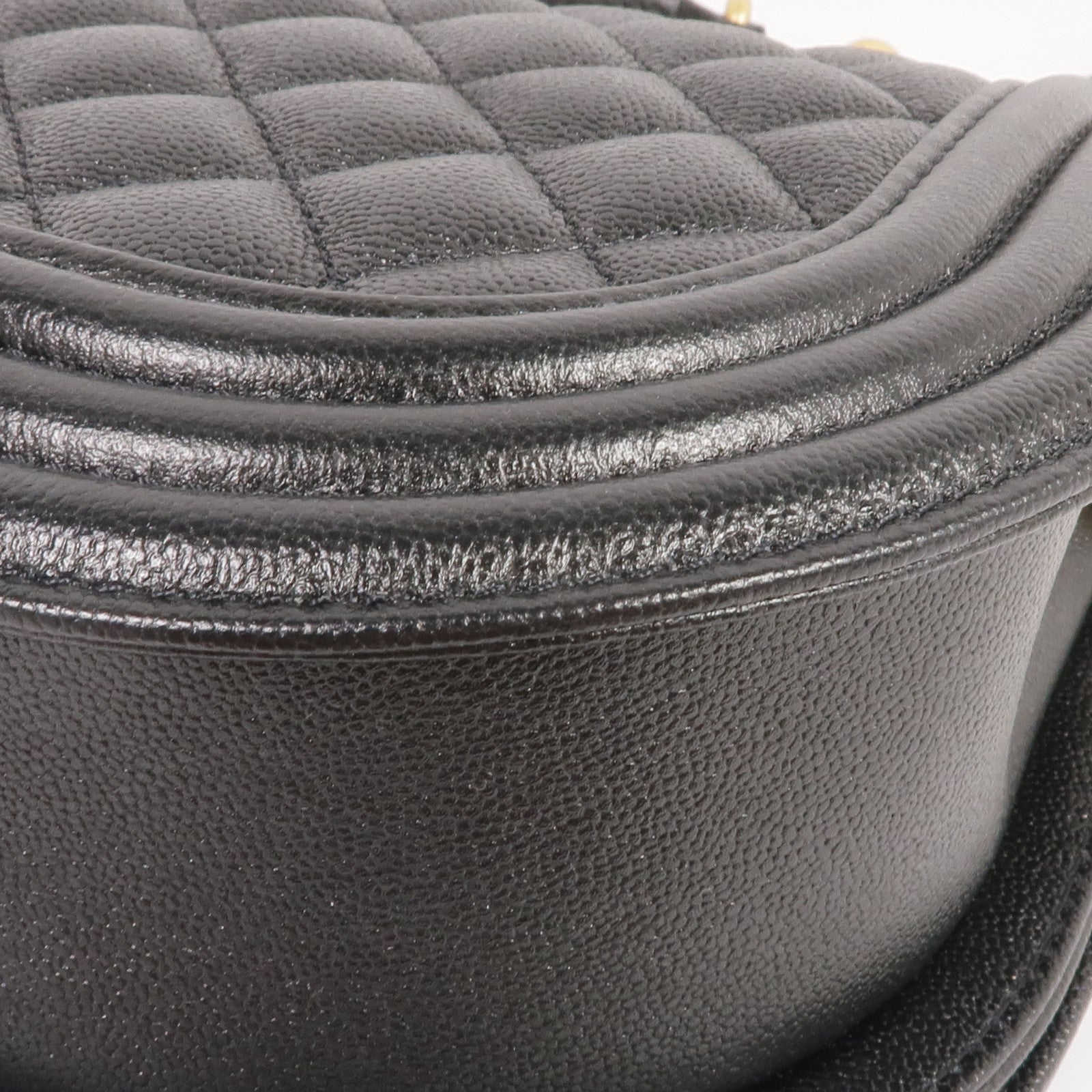 CHANEL 牛皮皮革Boy Messenger金扣鏈帶肩背袋
