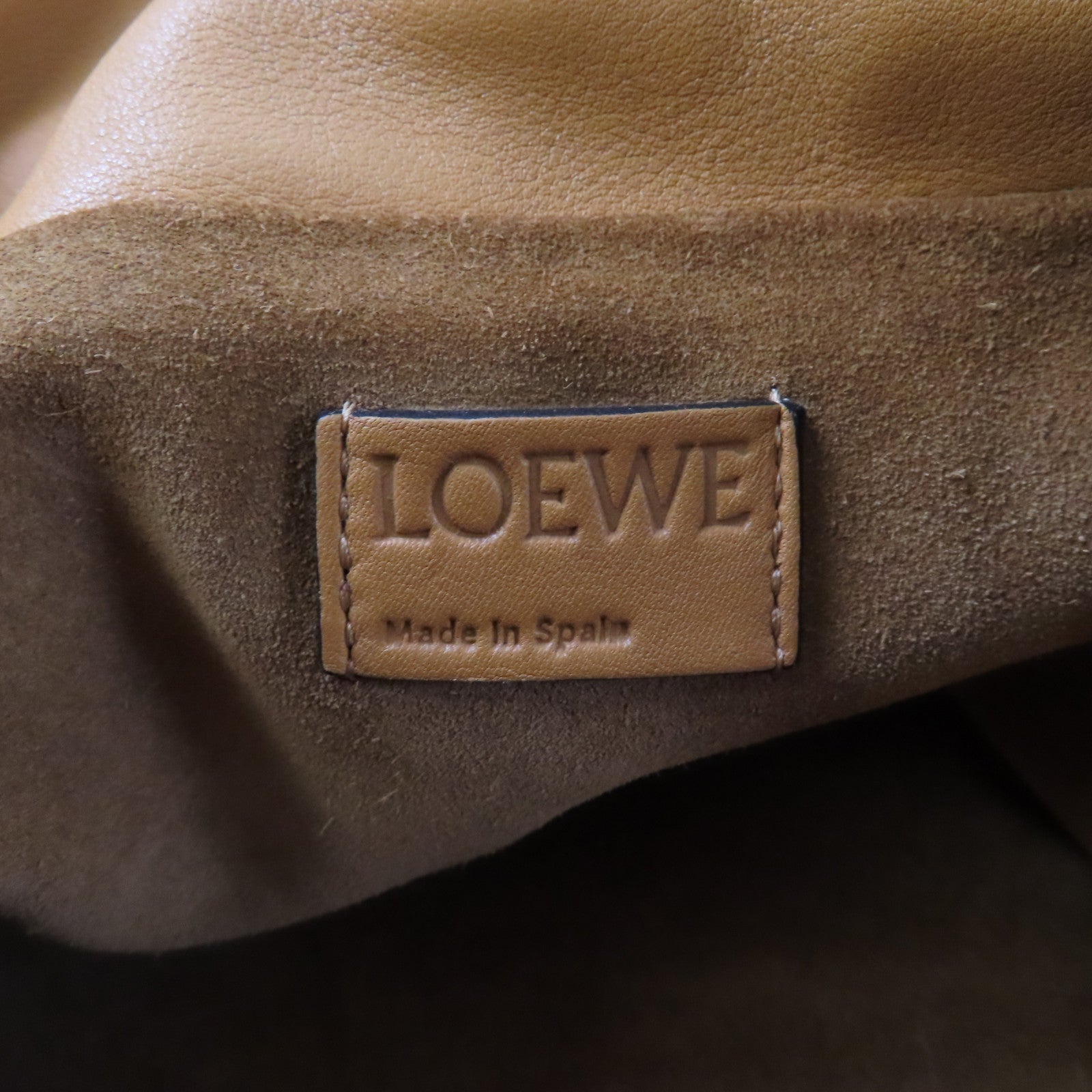 LOEWE 皮革Flamenco Clutch金扣肩背袋啡色