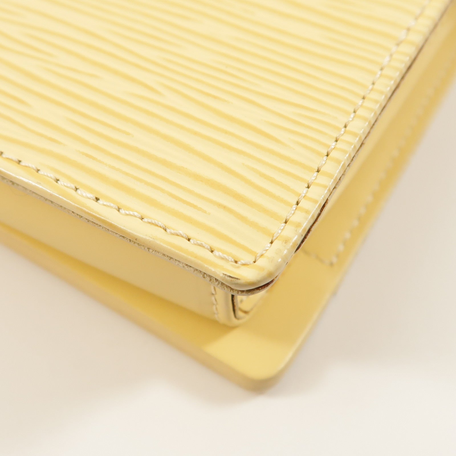 LOUIS VUITTON Epi Honfleur Clutch金扣肩背袋