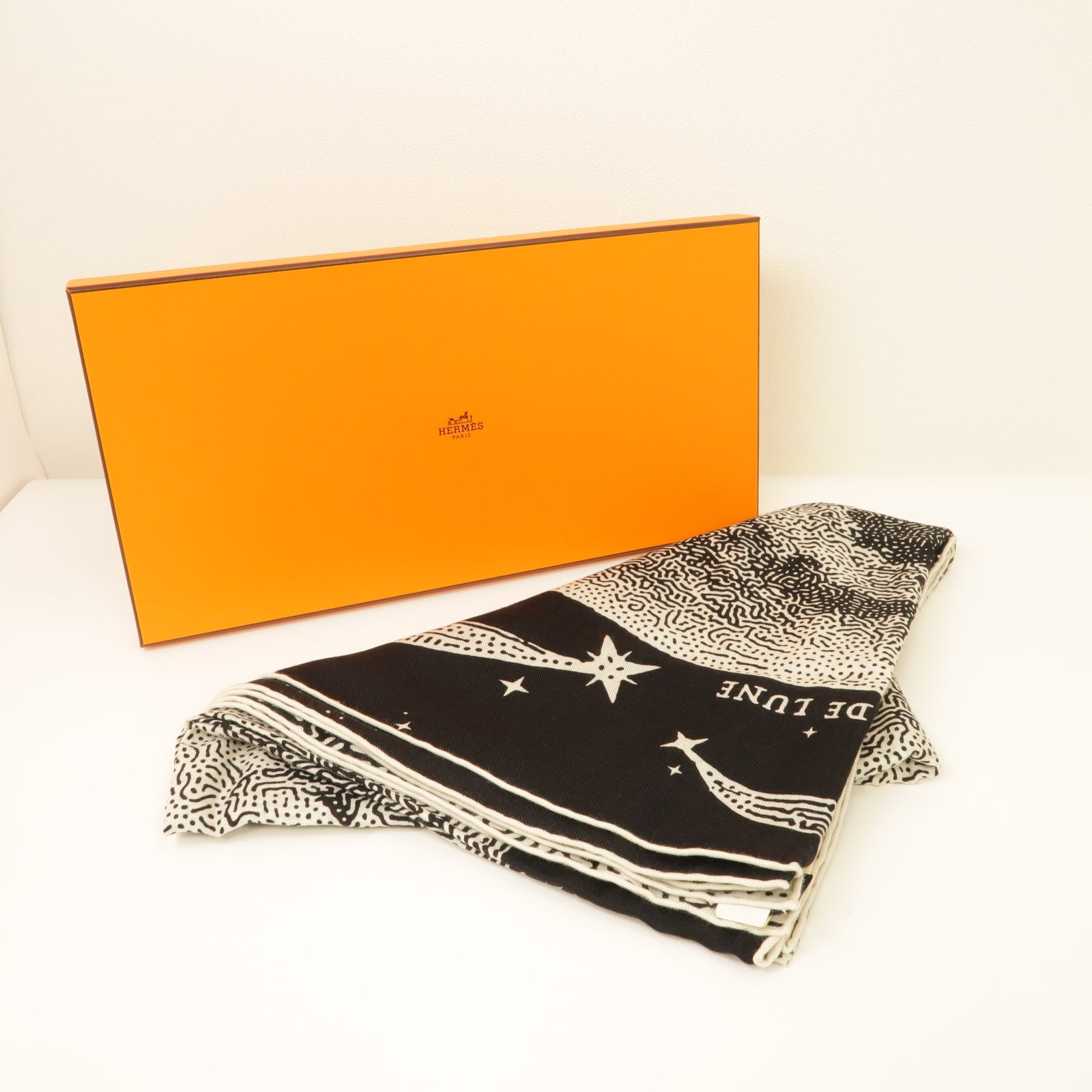 HERMES Cashmere Scarf圍巾黒色/白色