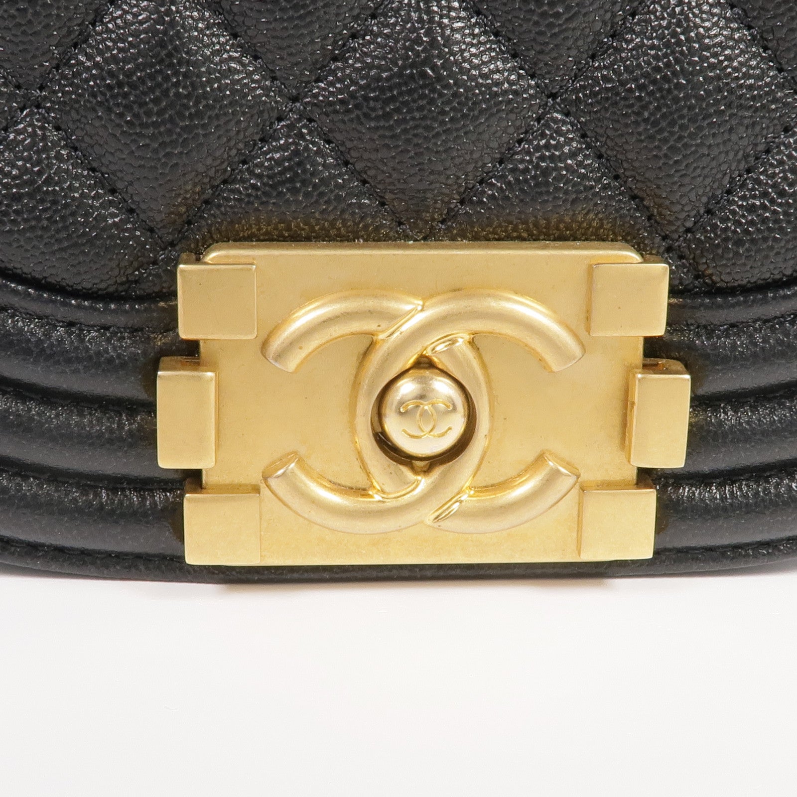 CHANEL 牛皮皮革Boy Messenger金扣鏈帶肩背袋