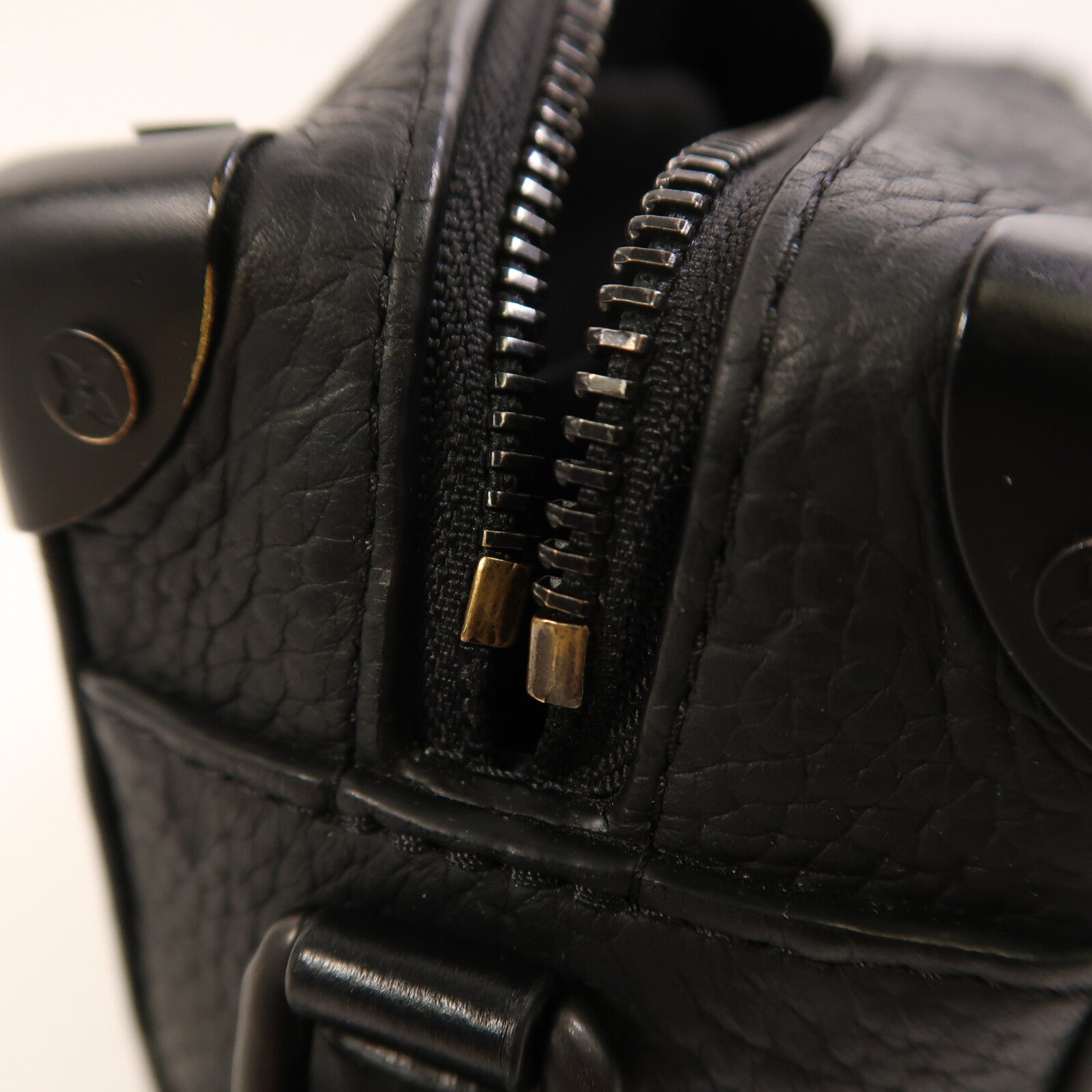 LOUIS VUITTON 【激減優惠】Monogram Taurillon Mini Soft Trunk肩背袋