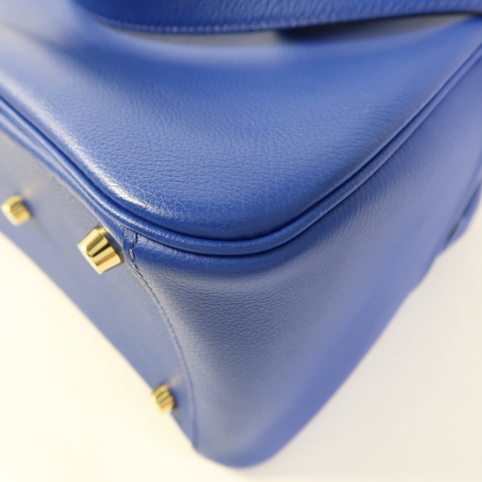 HERMES【激減優惠】 Evercolor皮革Lindy 26金扣手挽肩背兩用袋Bleu Royal