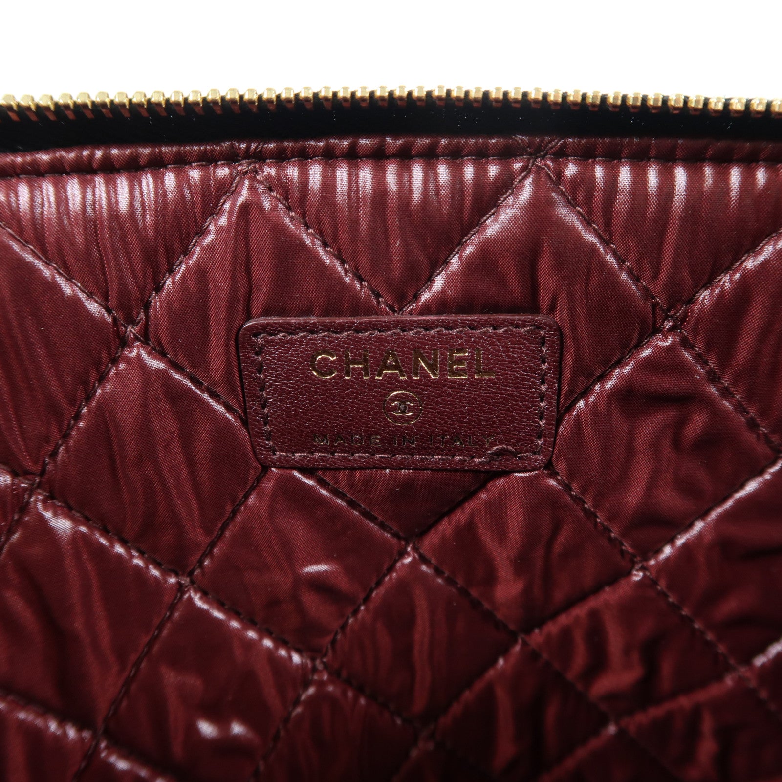 CHANEL 菱格牛皮皮革Pouch金扣手拿包黑色