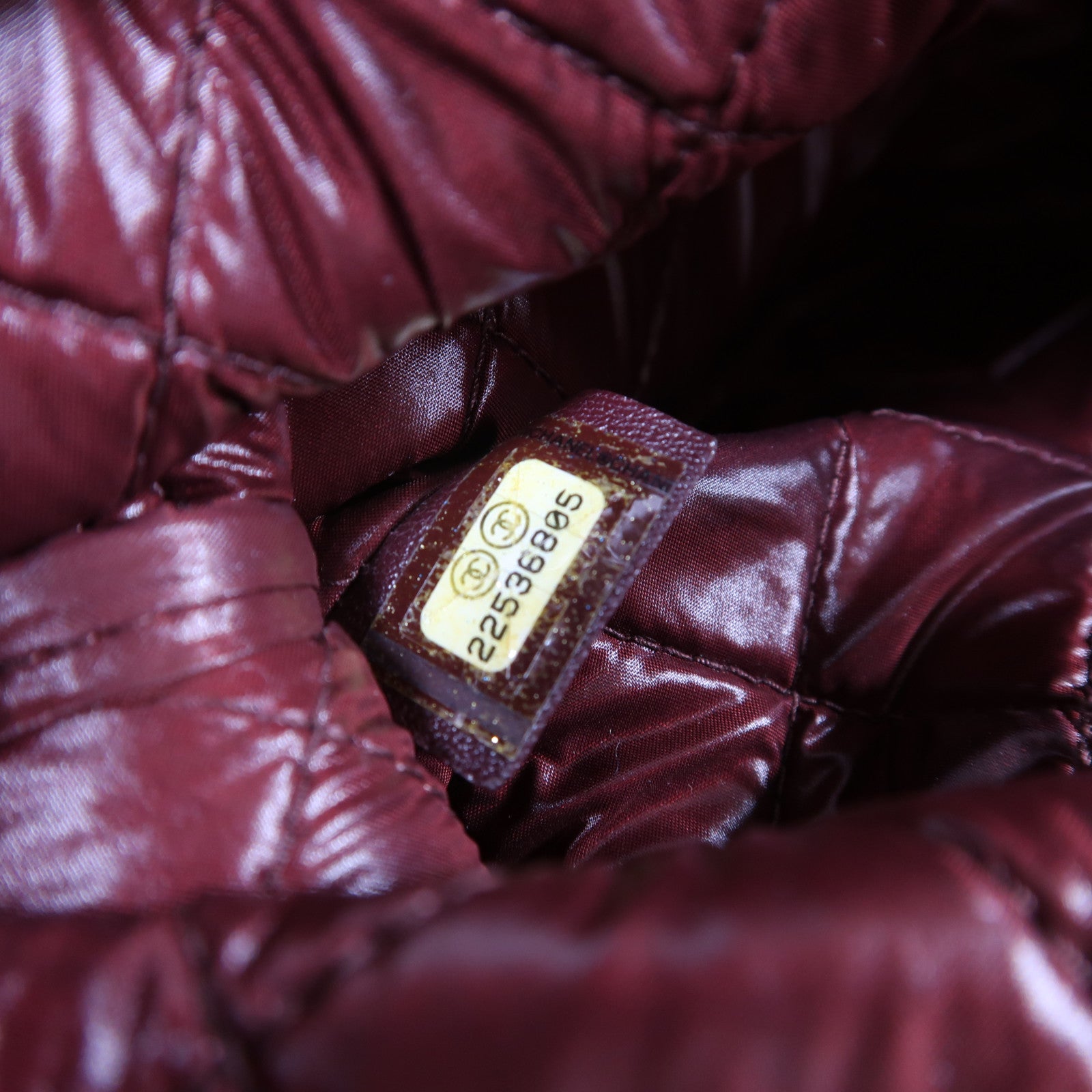 CHANEL 菱格牛皮皮革Pouch金扣手拿包黑色