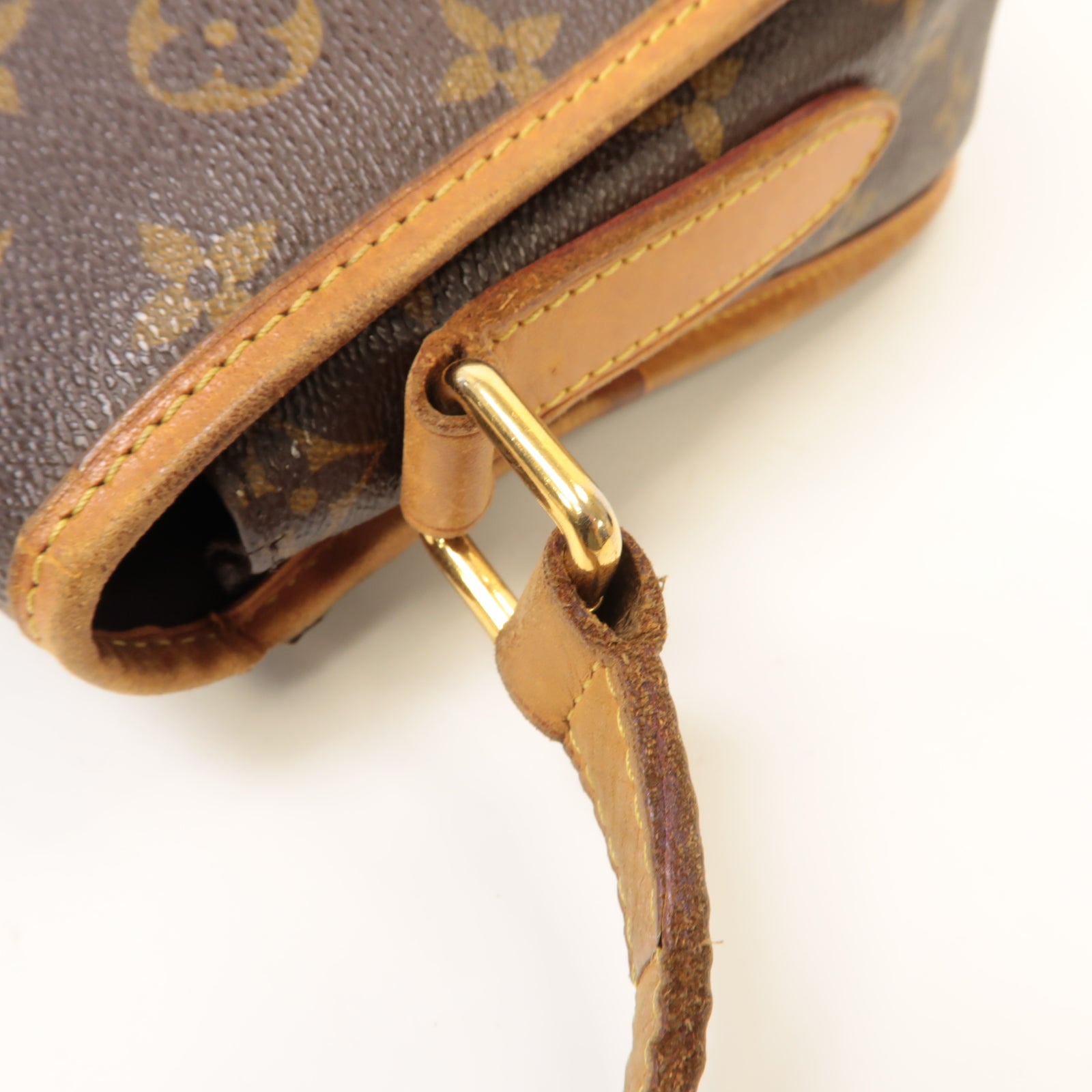 LOUIS VUITTON **【激減優惠】Monogram Menilmontant MM金扣肩背袋啡色
