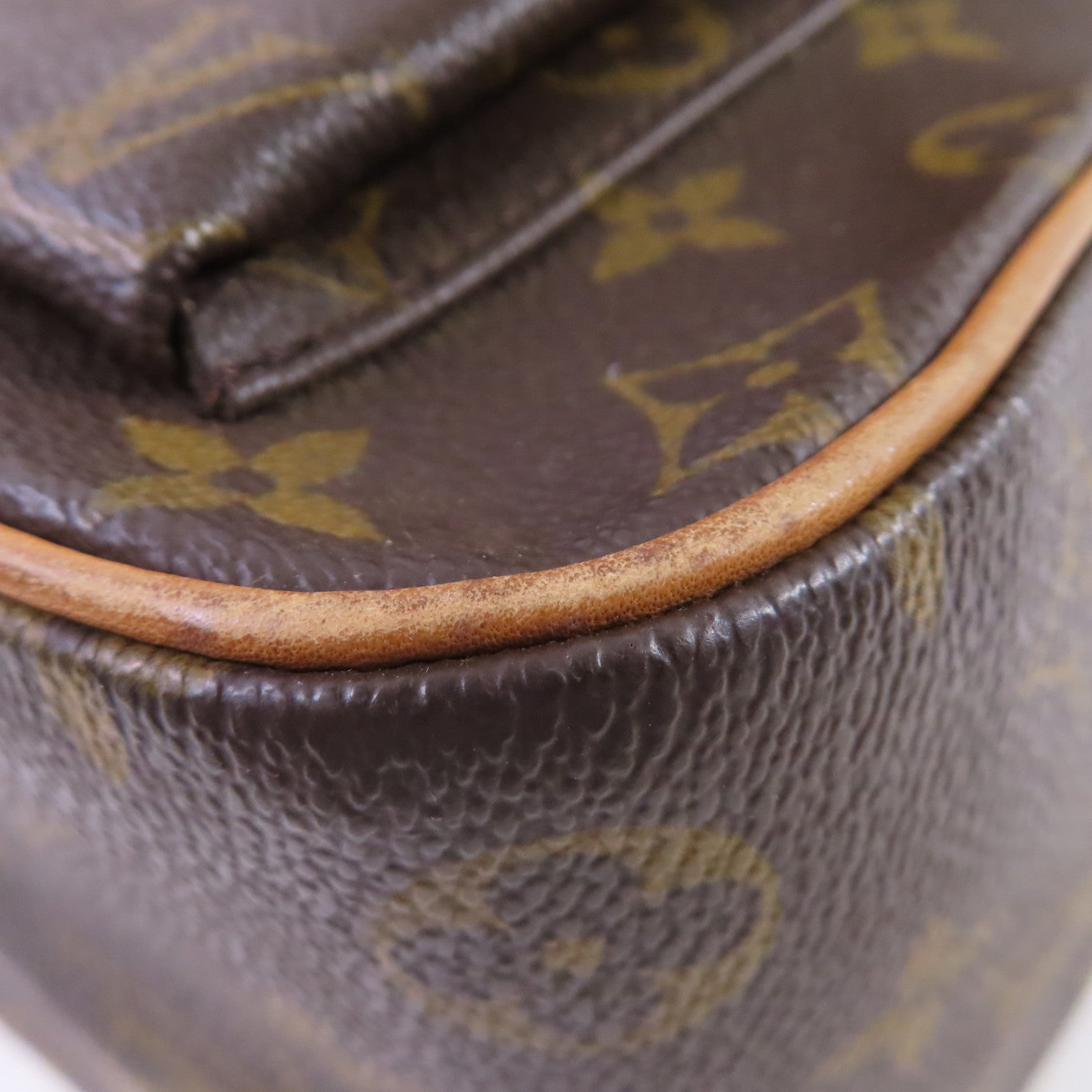 LOUIS VUITTON Monogram Excentri-cite Hand Bag金扣手挽袋啡色/紅色