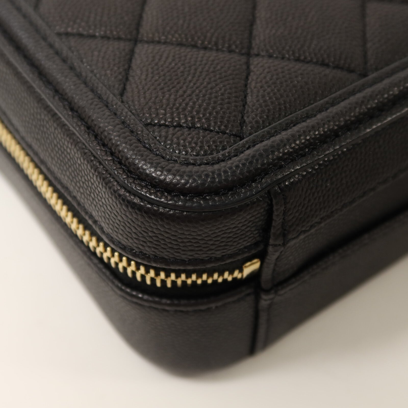 CHANEL 牛皮皮革Vanity Case Small金扣鏈帶手挽肩背兩用袋