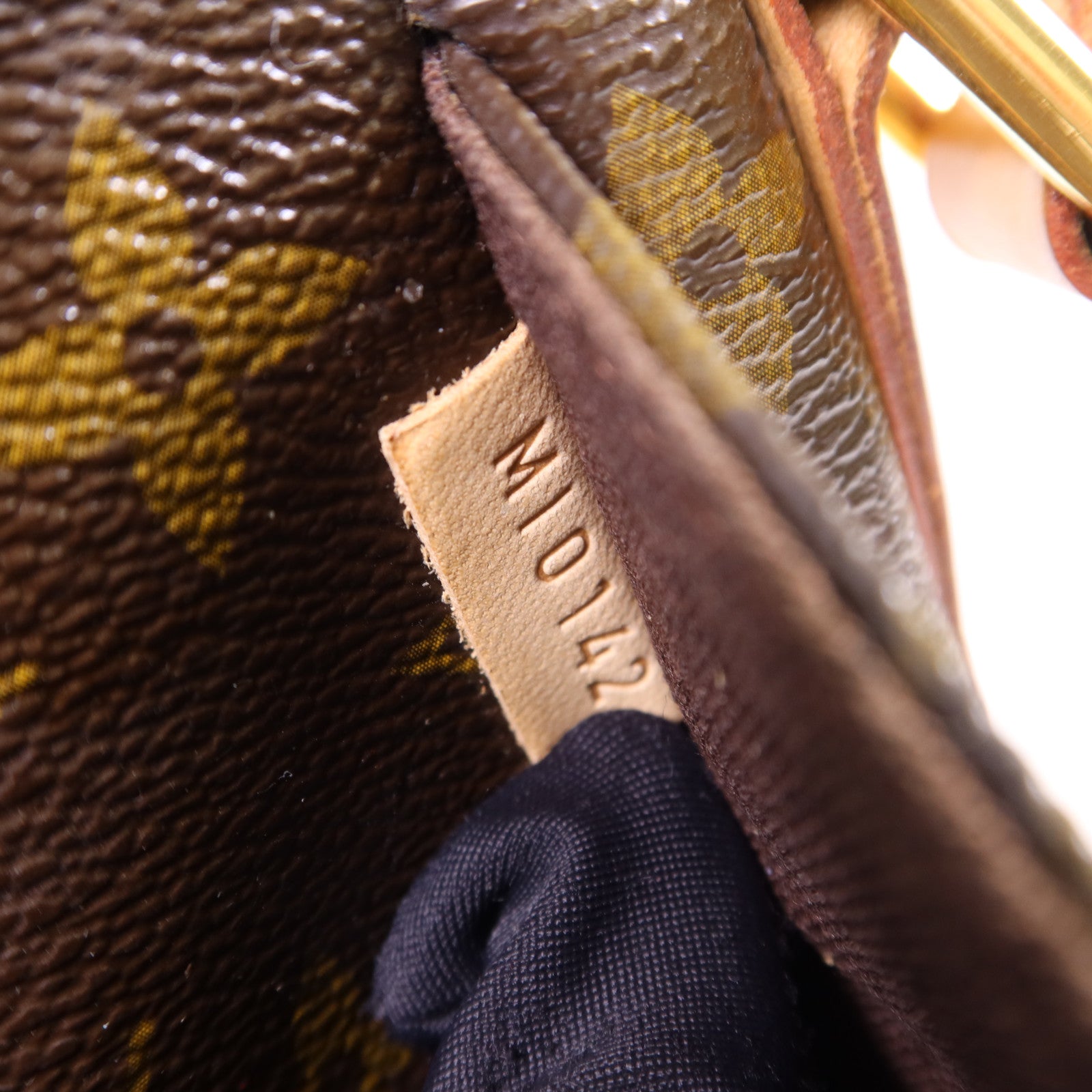 LOUIS VUITTON Monogram Menilmontant MM金扣肩背袋棕色