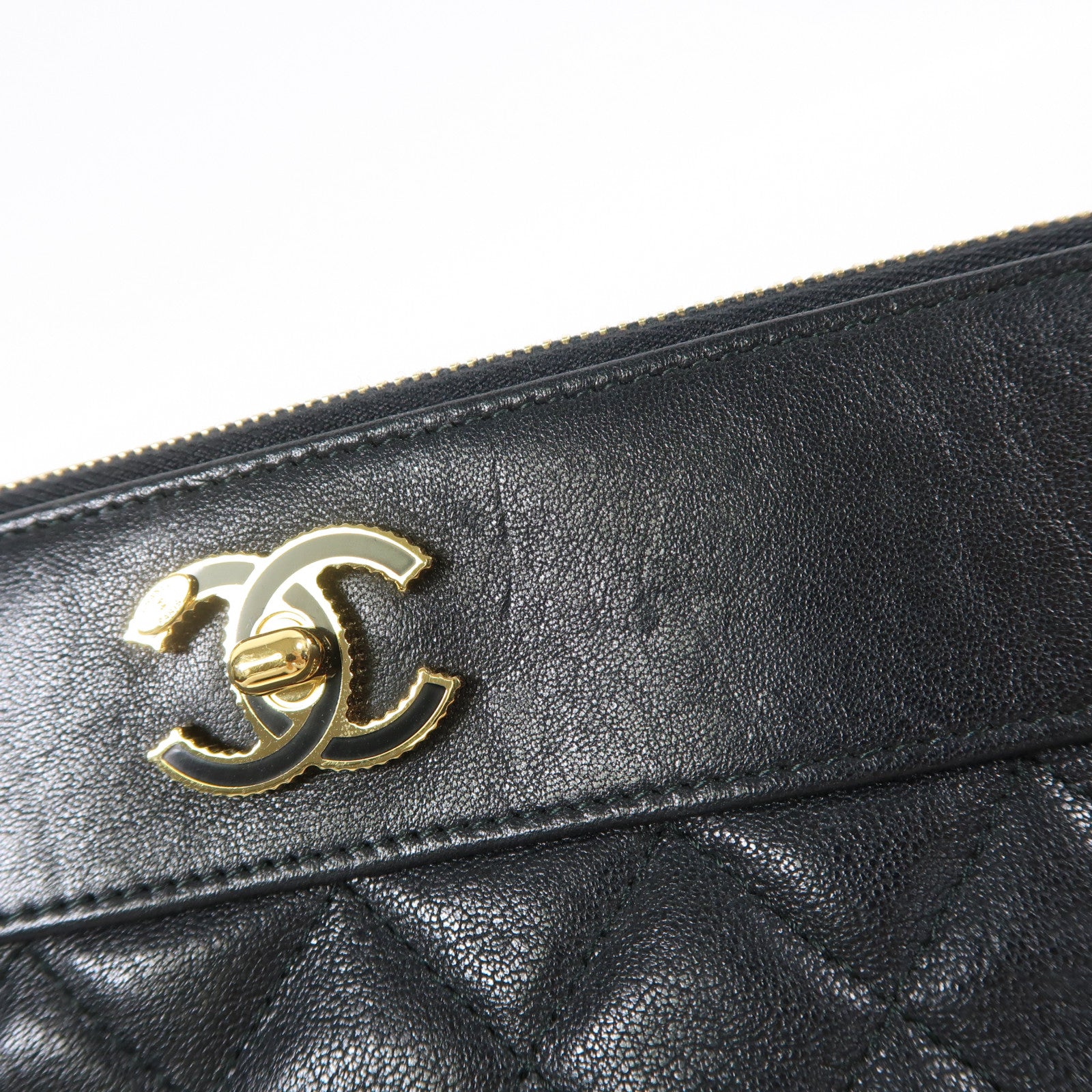 CHANEL 菱格牛皮皮革Pouch金扣手拿包黑色