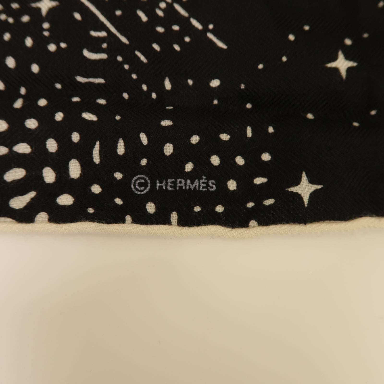 HERMES Cashmere Scarf圍巾黒色/白色