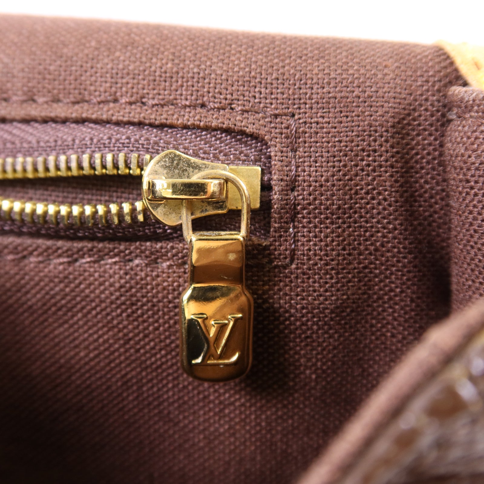 LOUIS VUITTON Monogram Menilmontant MM金扣肩背袋棕色