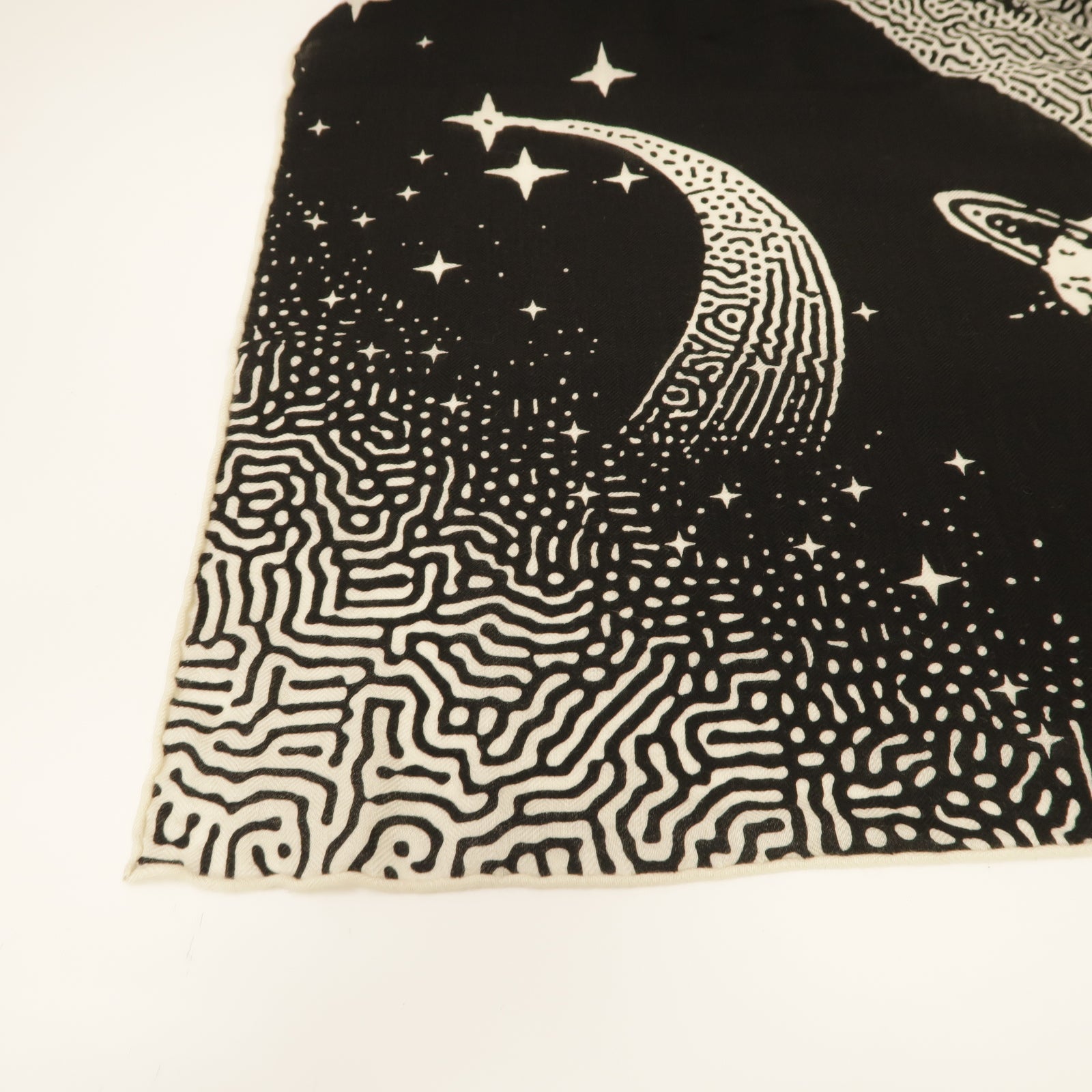 HERMES Cashmere Scarf圍巾黒色/白色