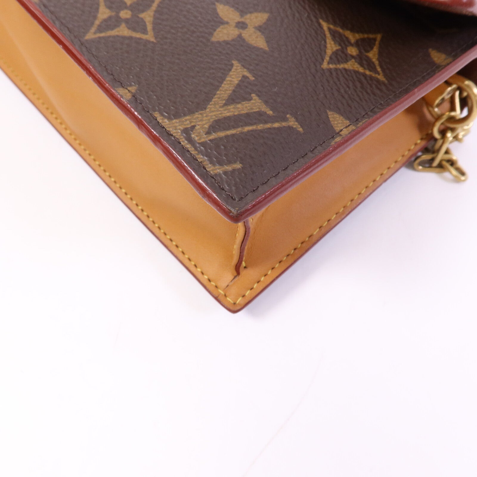 LOUIS VUITTON MonogramS Lock Belt Pouch PM金扣腰包