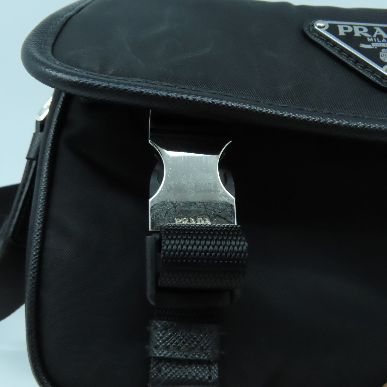 PRADA 尼龍Shoulder Bag銀扣肩背袋黑色