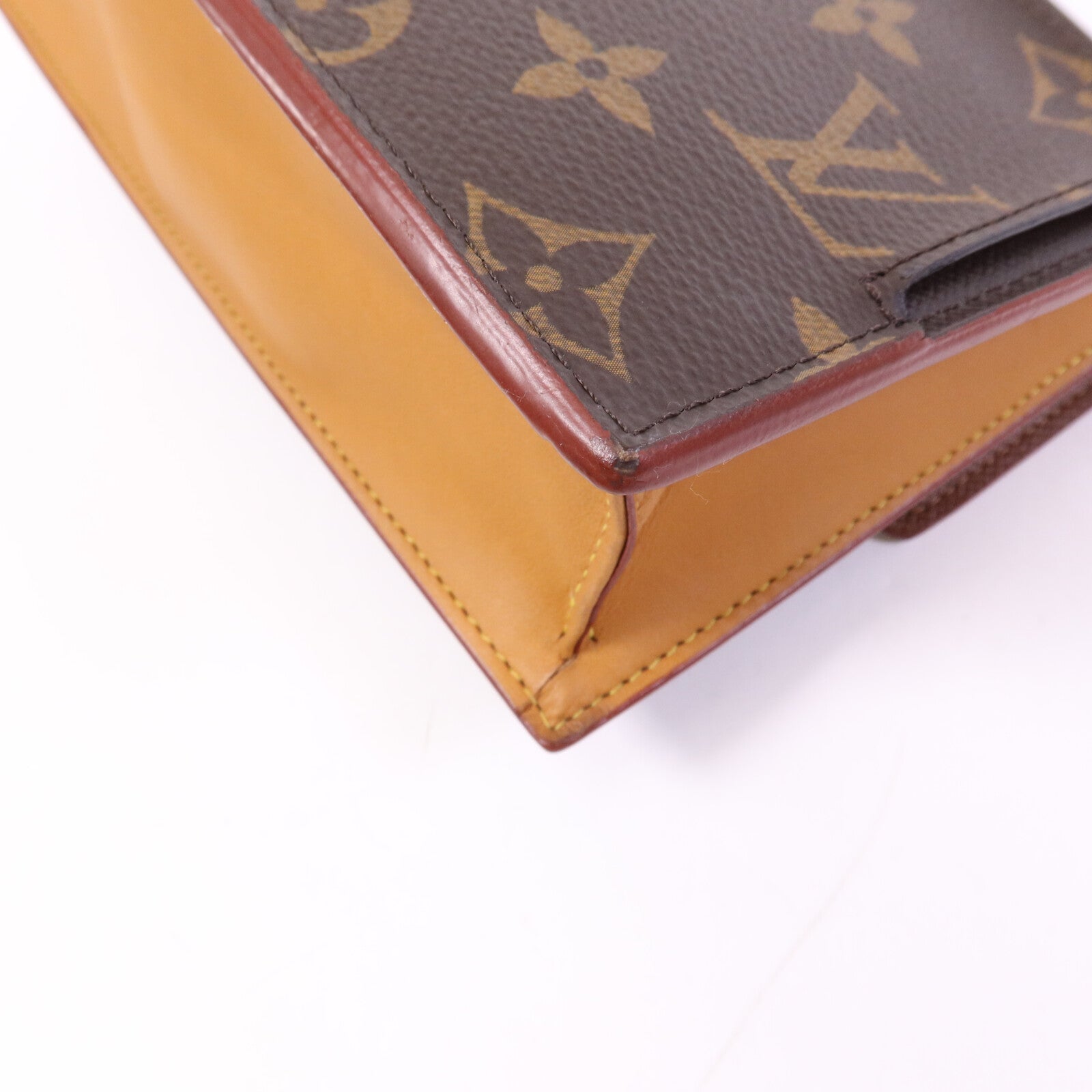 LOUIS VUITTON MonogramS Lock Belt Pouch PM金扣腰包