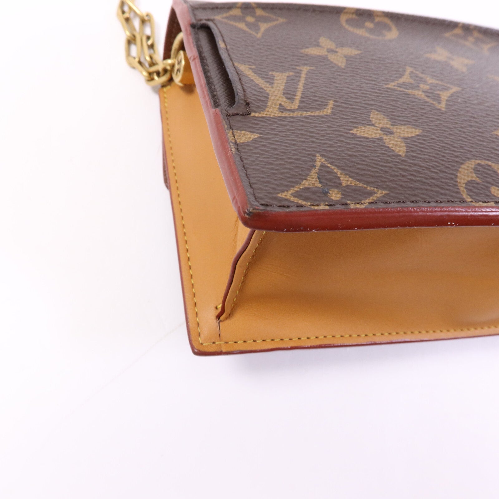 LOUIS VUITTON MonogramS Lock Belt Pouch PM金扣腰包