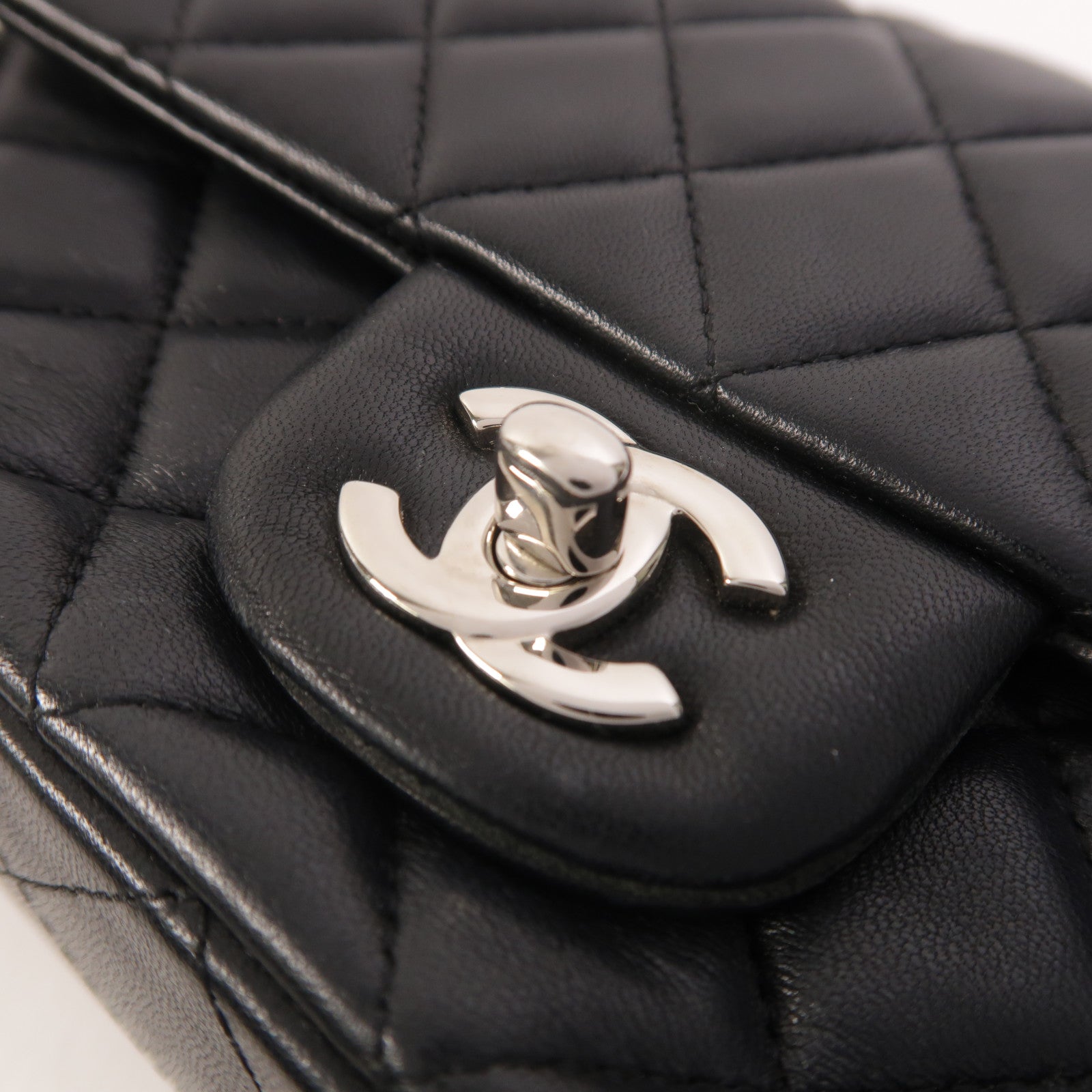 CHANEL 羊皮皮革Mini Classic 20鏈帶肩背袋