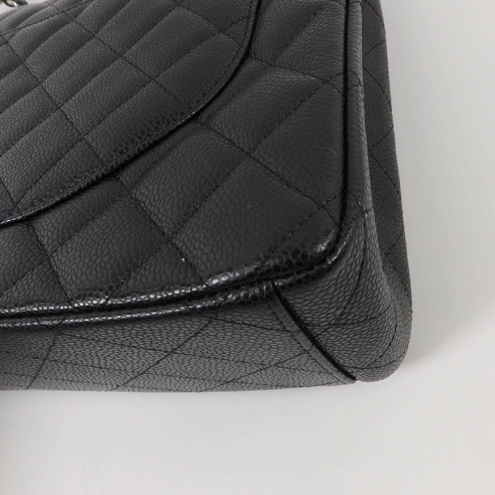 CHANEL 牛皮皮革Maxi Classic鏈帶肩背袋