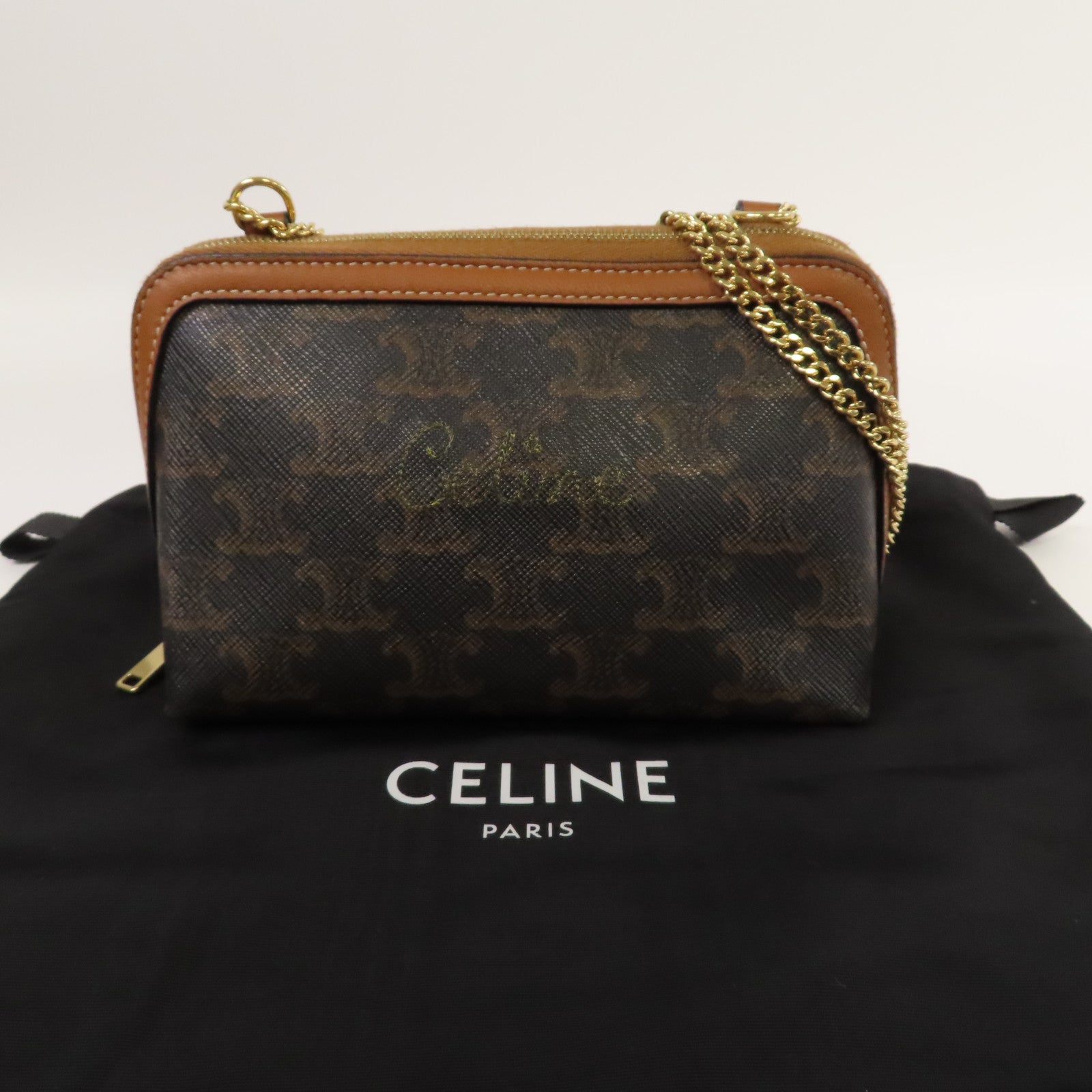 CELINE 塗層帆布Triomphe金扣手拿包啡色