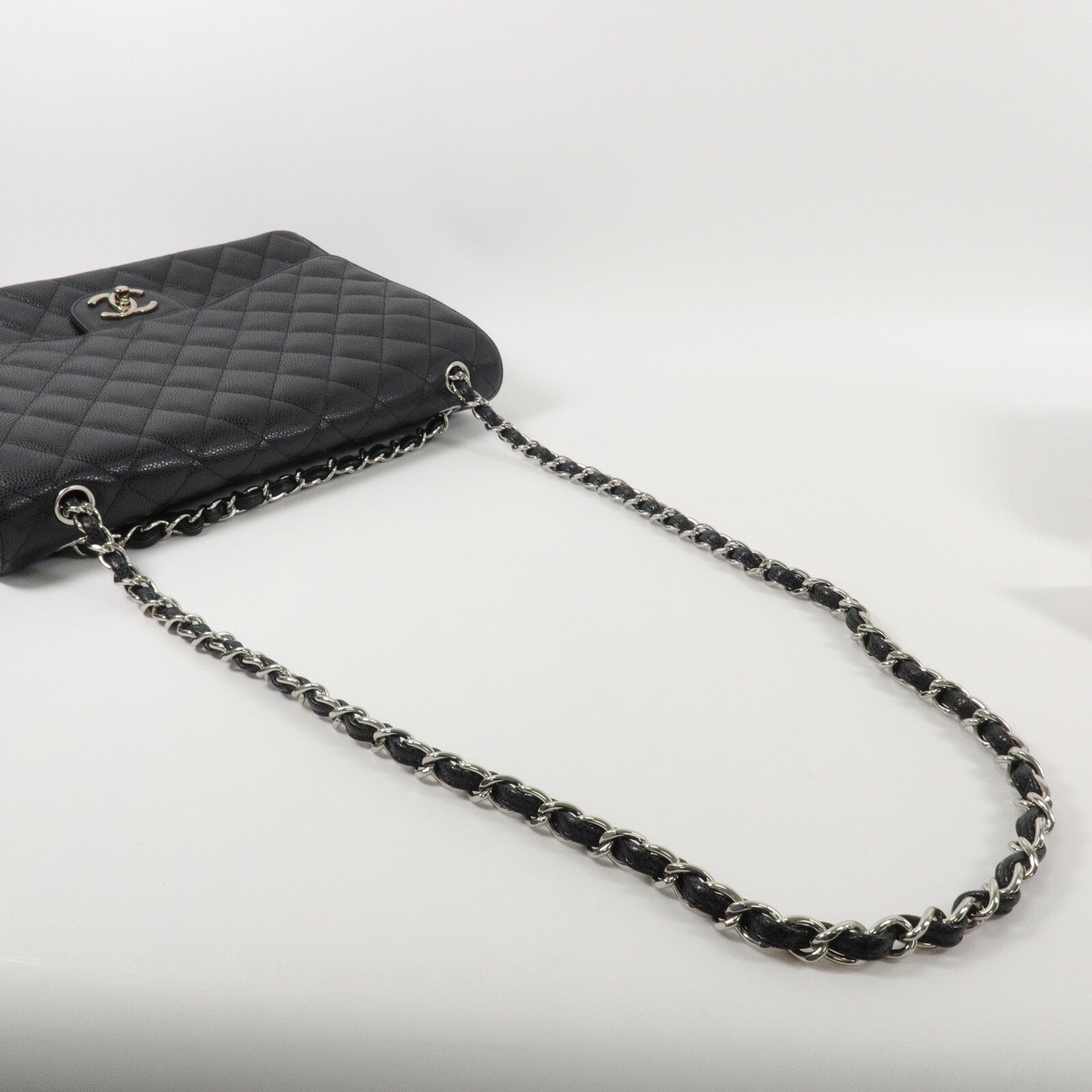 CHANEL 牛皮皮革Maxi Classic鏈帶肩背袋