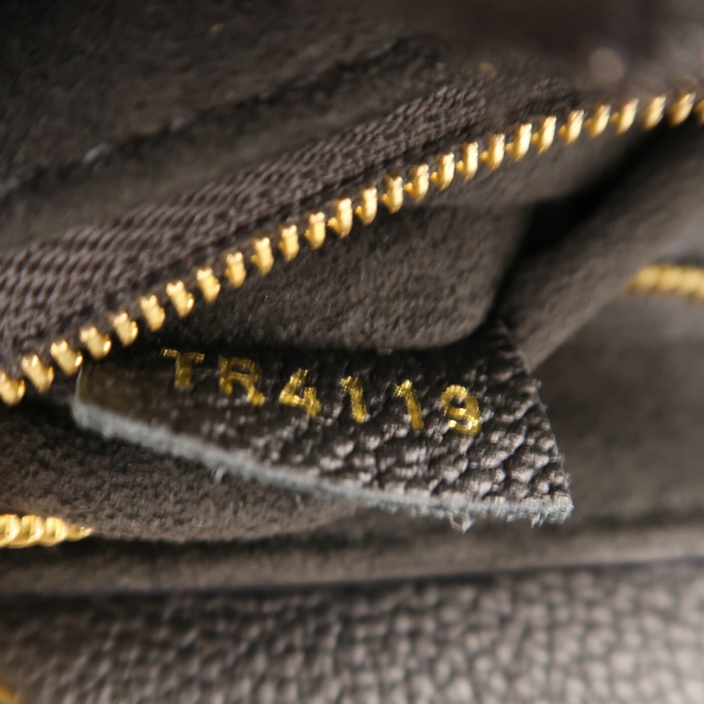 LOUIS VUITTON Monogram Empreinte Vavin PM金扣肩背袋