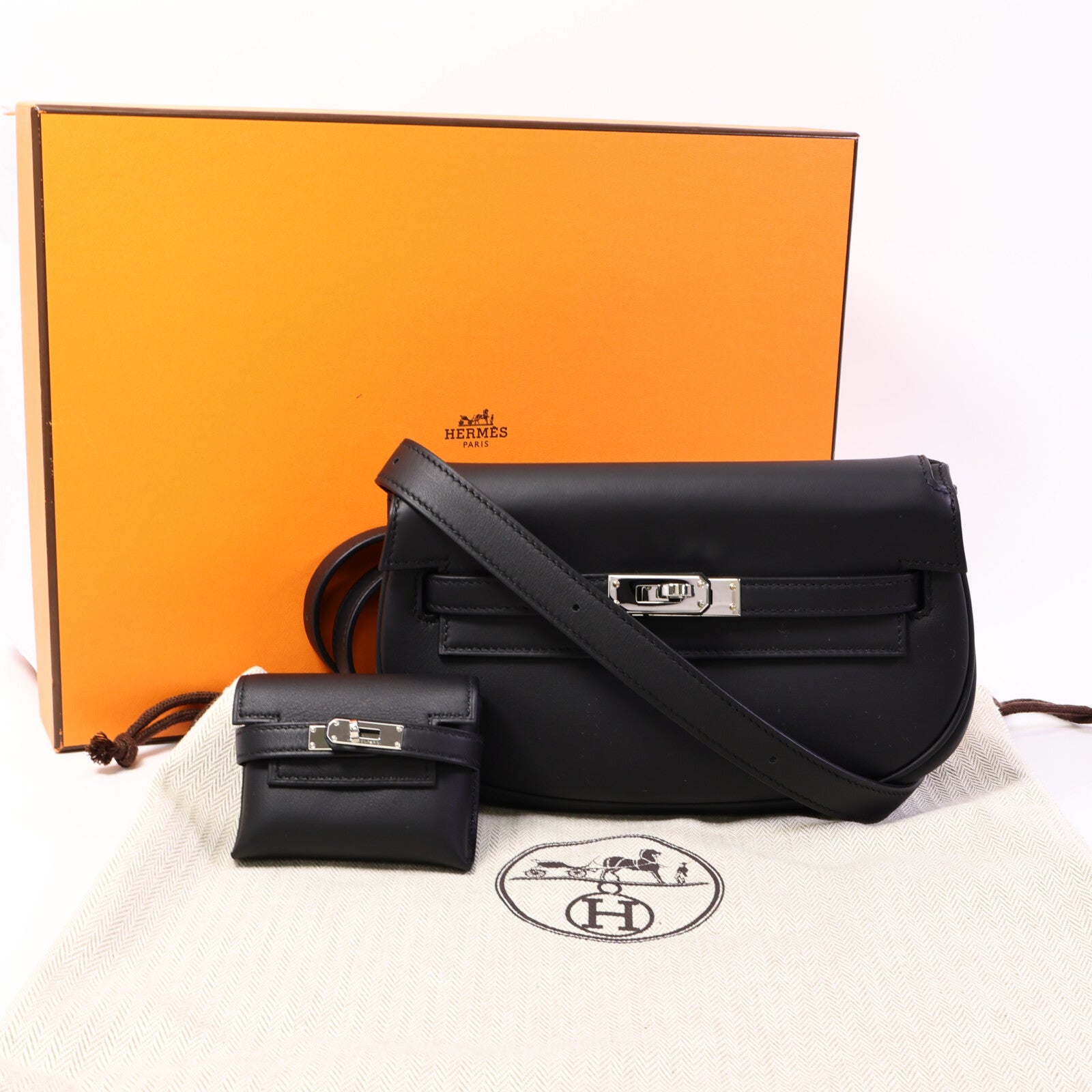 HERMES Swift皮革Kelly Moove肩背袋Noir